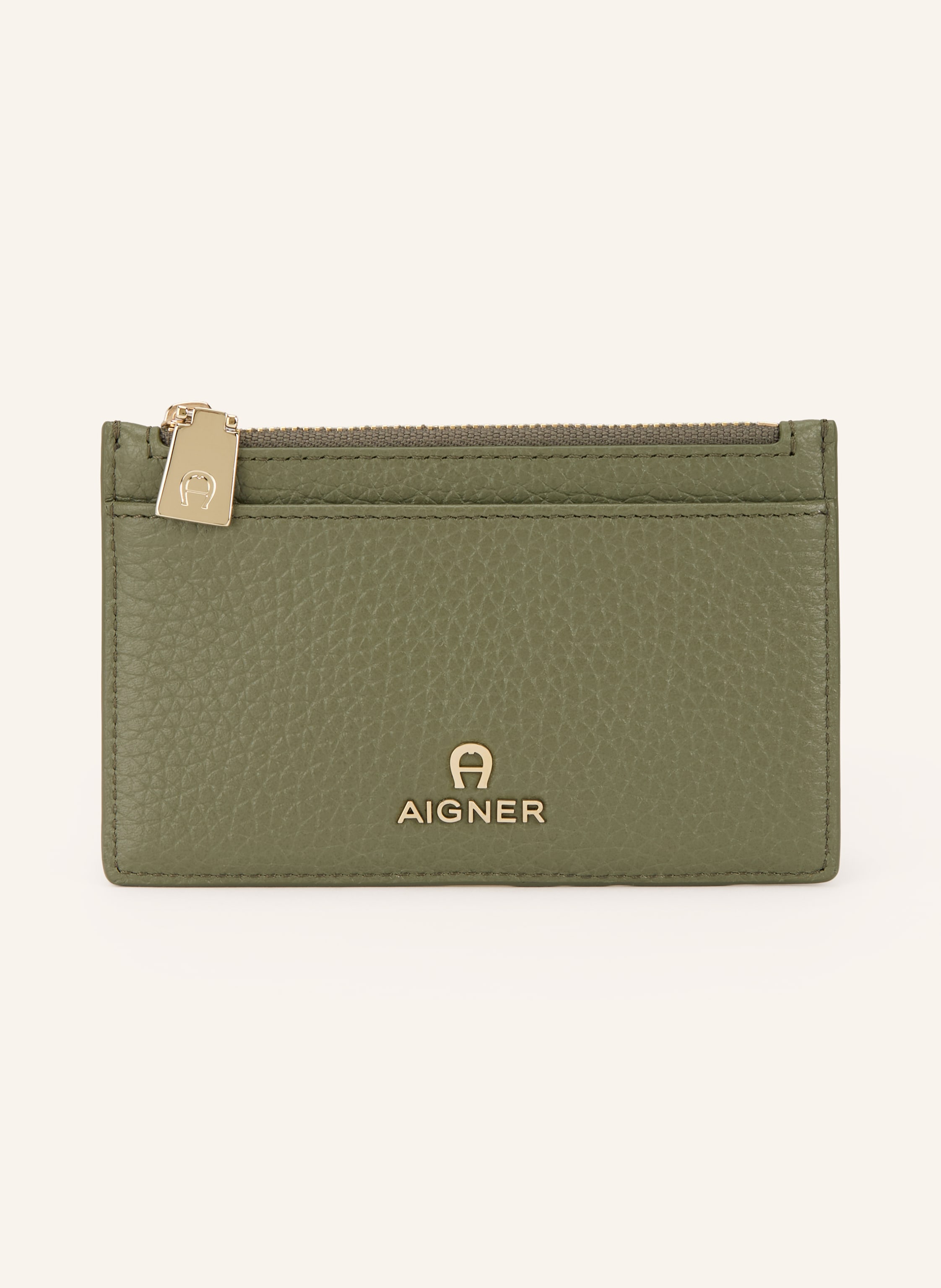 Aigner Genarbtes Leder. Münzfach mit Reißverschluss. Sechs Kartensteckfächer. Label-Badge auf der Front in grün