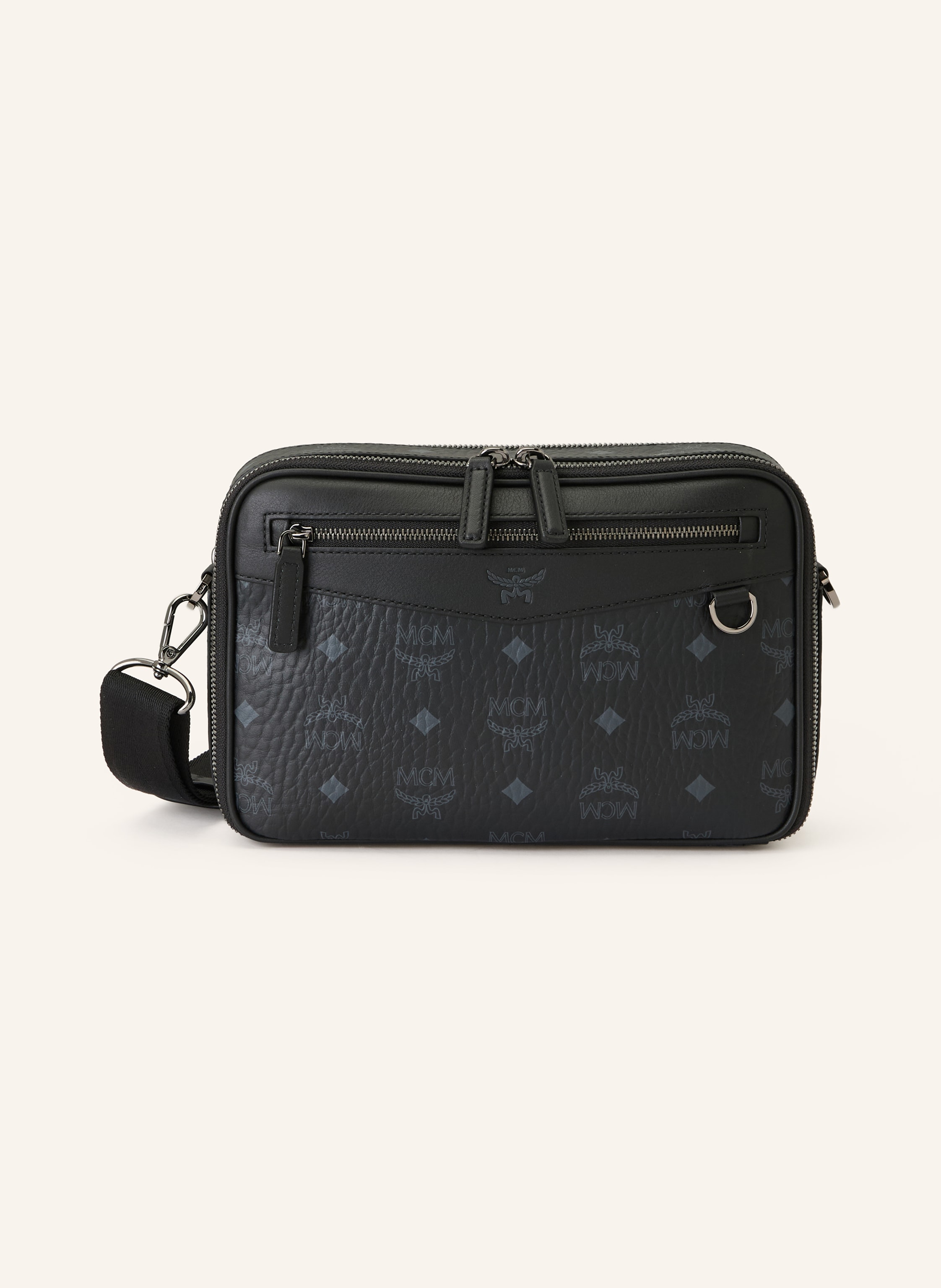 MCM Beschichtetes Canvas mit Lederdetails. Monogramm-Muster allover. Schließt mit Zwei-Wege-Reißverschluss. Abnehmbarer, längenverstellbarer Schulterriemen. Außenfach auf der Vorderseite. Innen zwei Haupt Small in schwarz / dunkelgrau