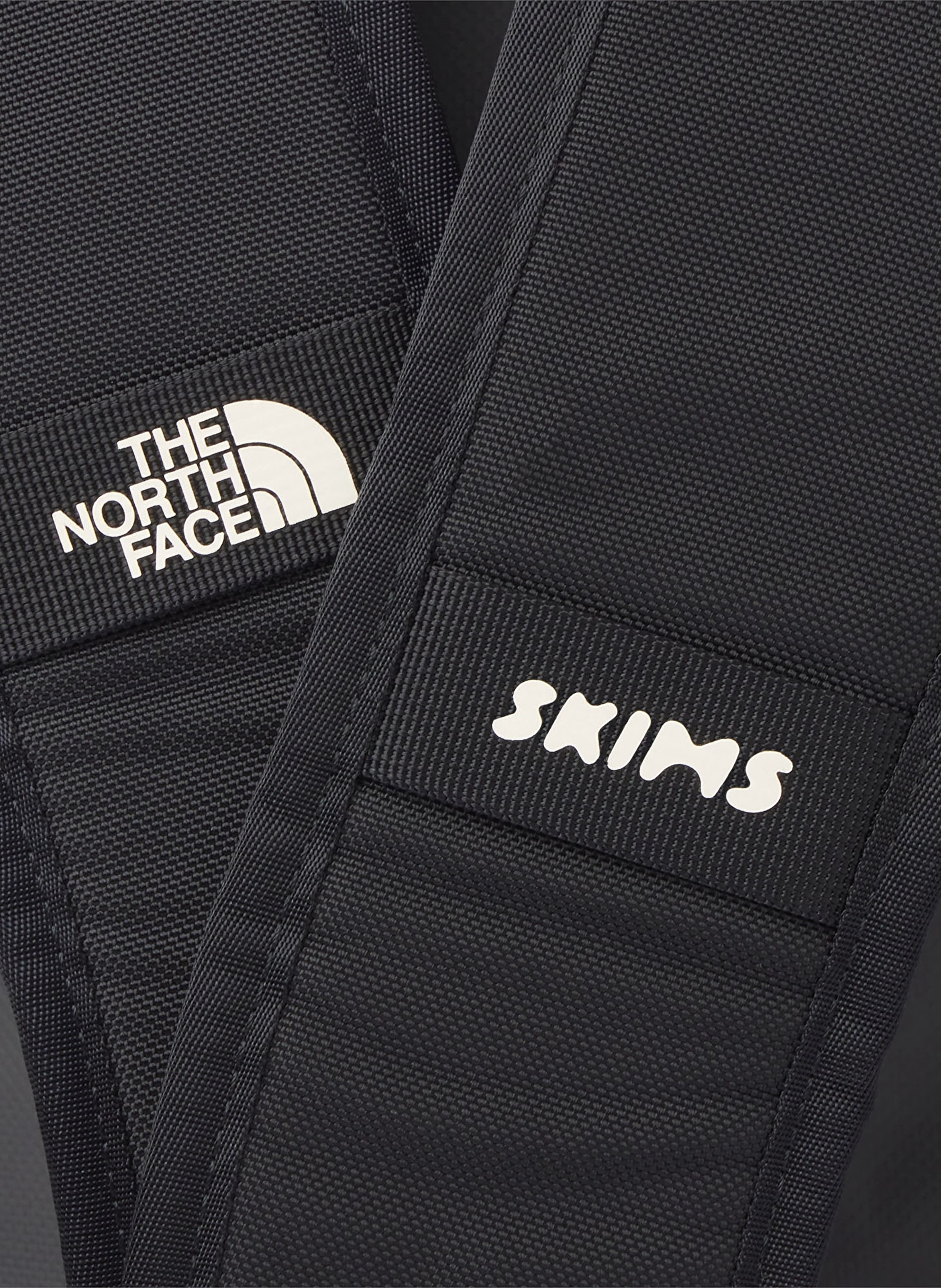 Thumbnail - The North Face X Skims Reisetasche Tnf X Projekt K Base Camp Duffel S 50 L schwarz