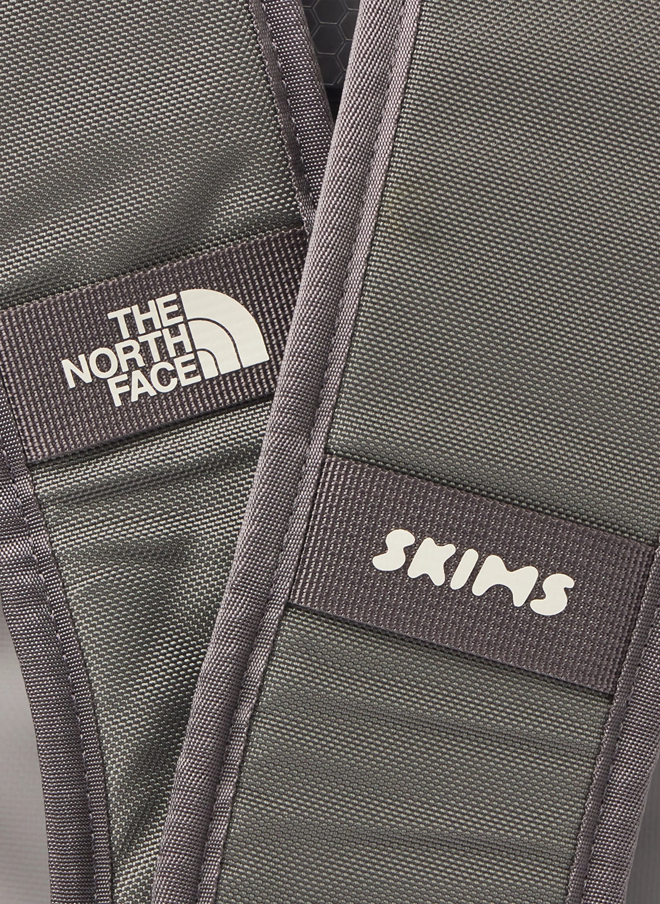 Thumbnail - The North Face X Skims Reisetasche Tnf X Projekt K Base Camp Duffel S 50 L grau