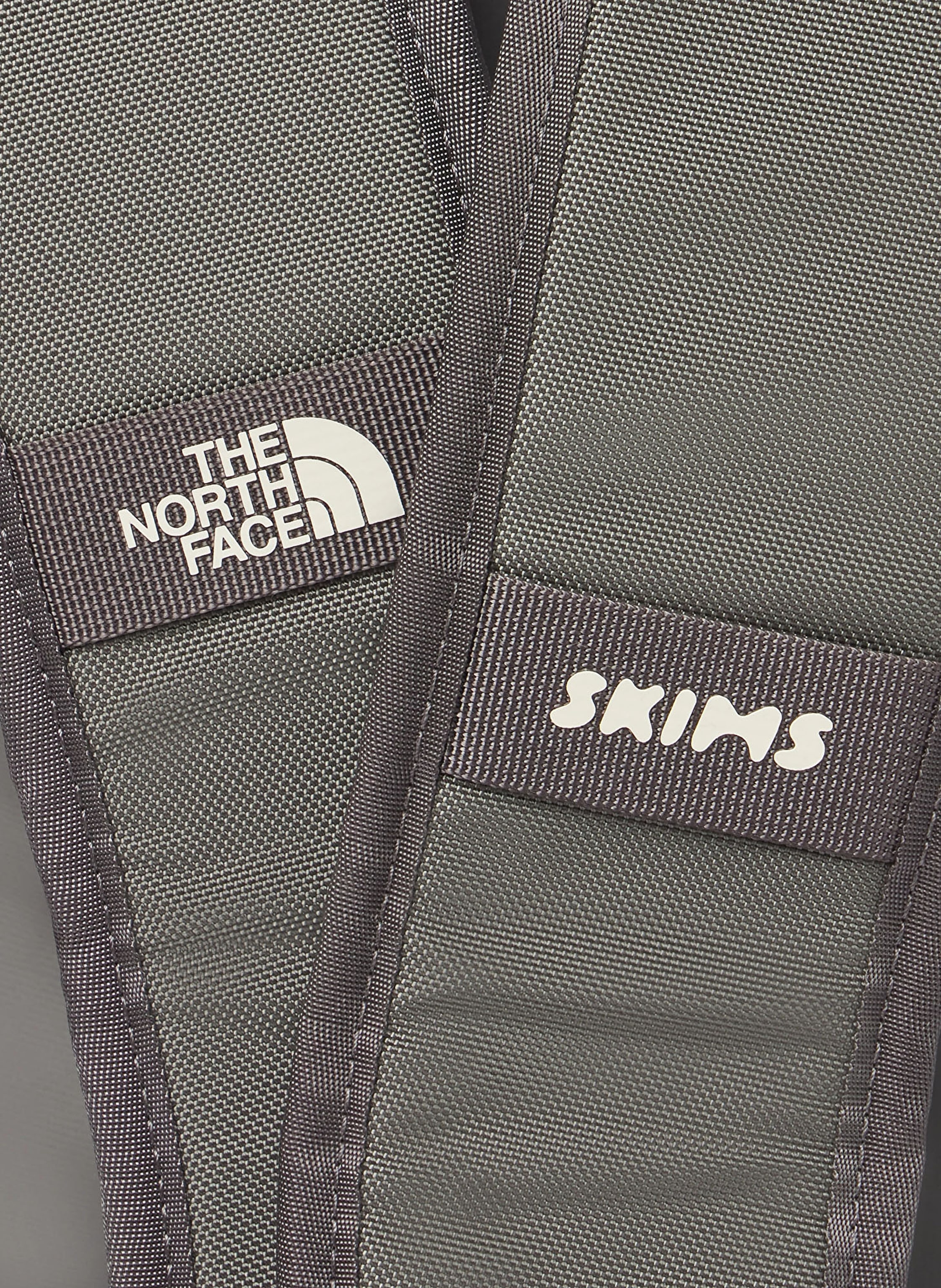 Thumbnail - The North Face X Skims Reisetasche Tnf X Project K Base Camp Duffel L 95 L grau