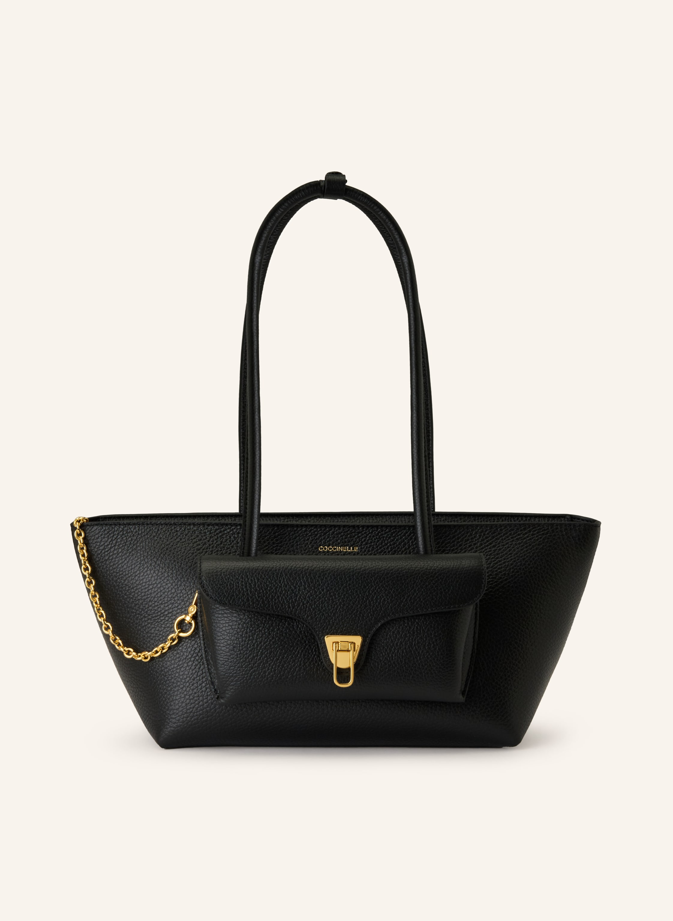 Coccinelle Außenfach auf der Vorderseite. Ein Steckfach. Schulterriemen mit Polsterung. Reißverschluss. Label-Details. Genarbtes Leder. Unifarben. Abnehmbare Clutch auf der Vorderseite in schwarz / gold