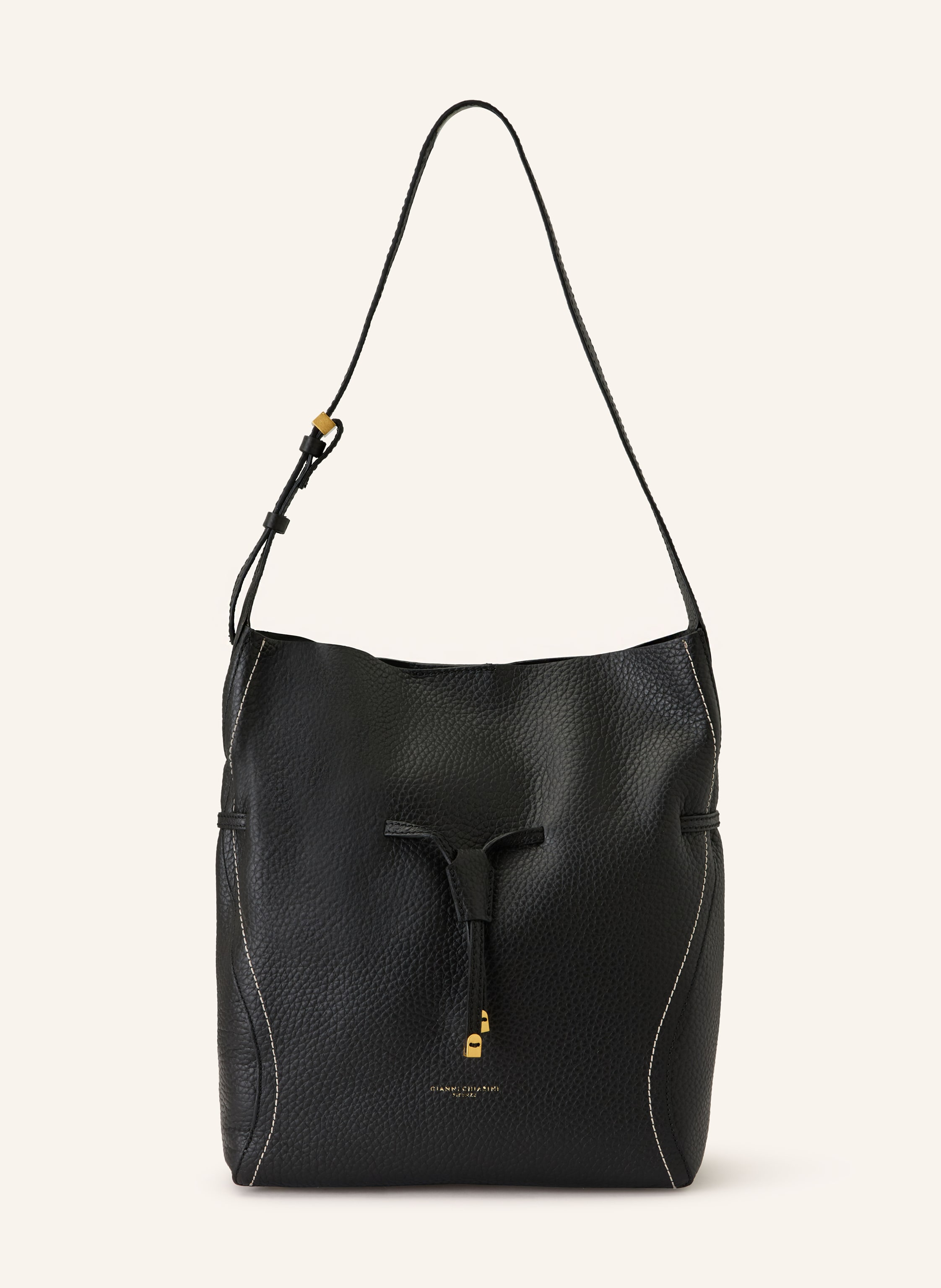 Gianni Chiarini Innen ein Hauptfach. Herausnehmbare Pouch. Längenverstellbarer Schulterriemen. Verstärkter Taschenboden. Durchzugsband. Magnetverschluss. Label-Print. Genarbtes Leder. Unifarben. Matte Optik in schwarz