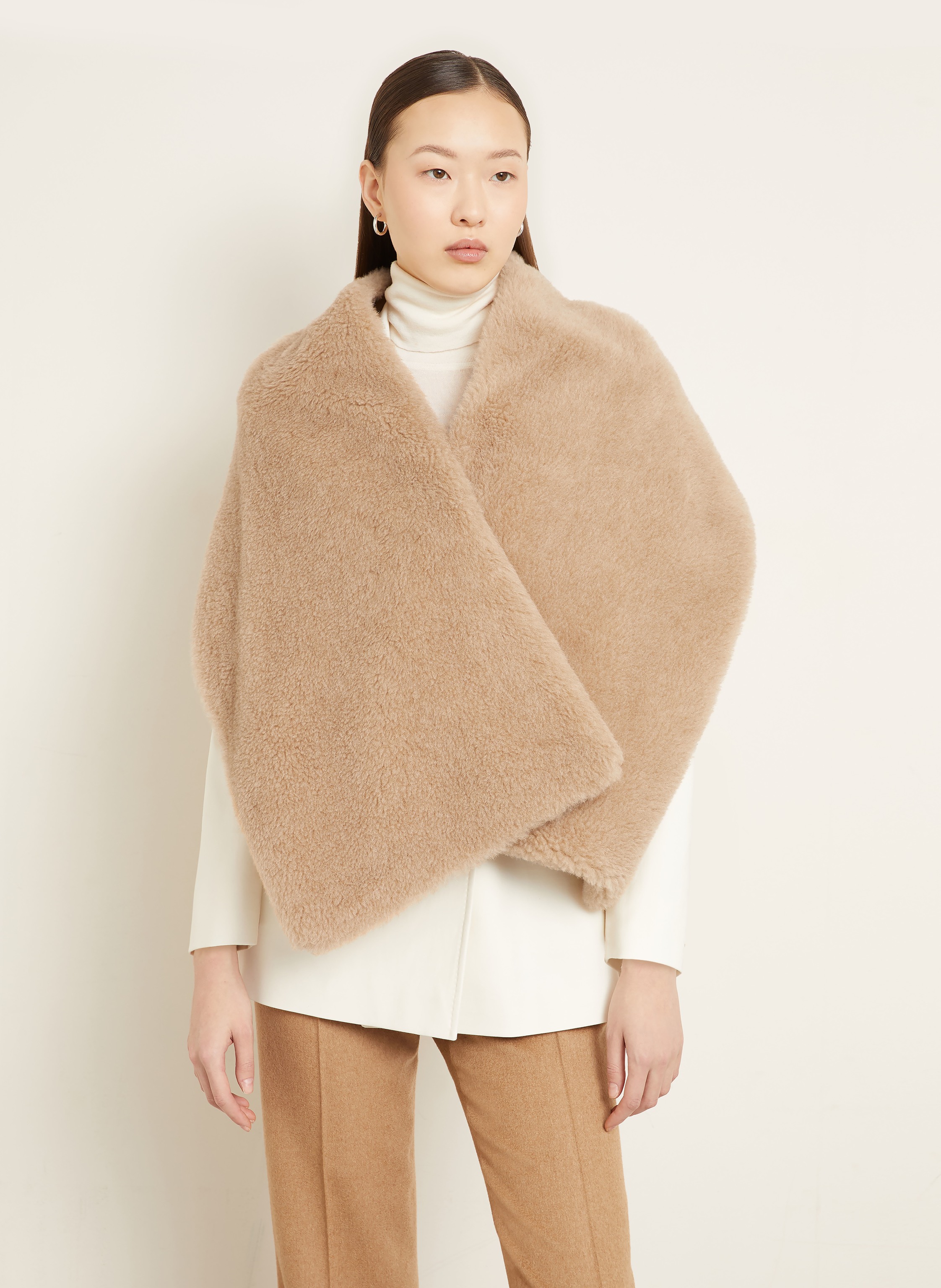Thumbnail - Max Mara Teddyfell-Stola Lauto Mit Alpaka beige