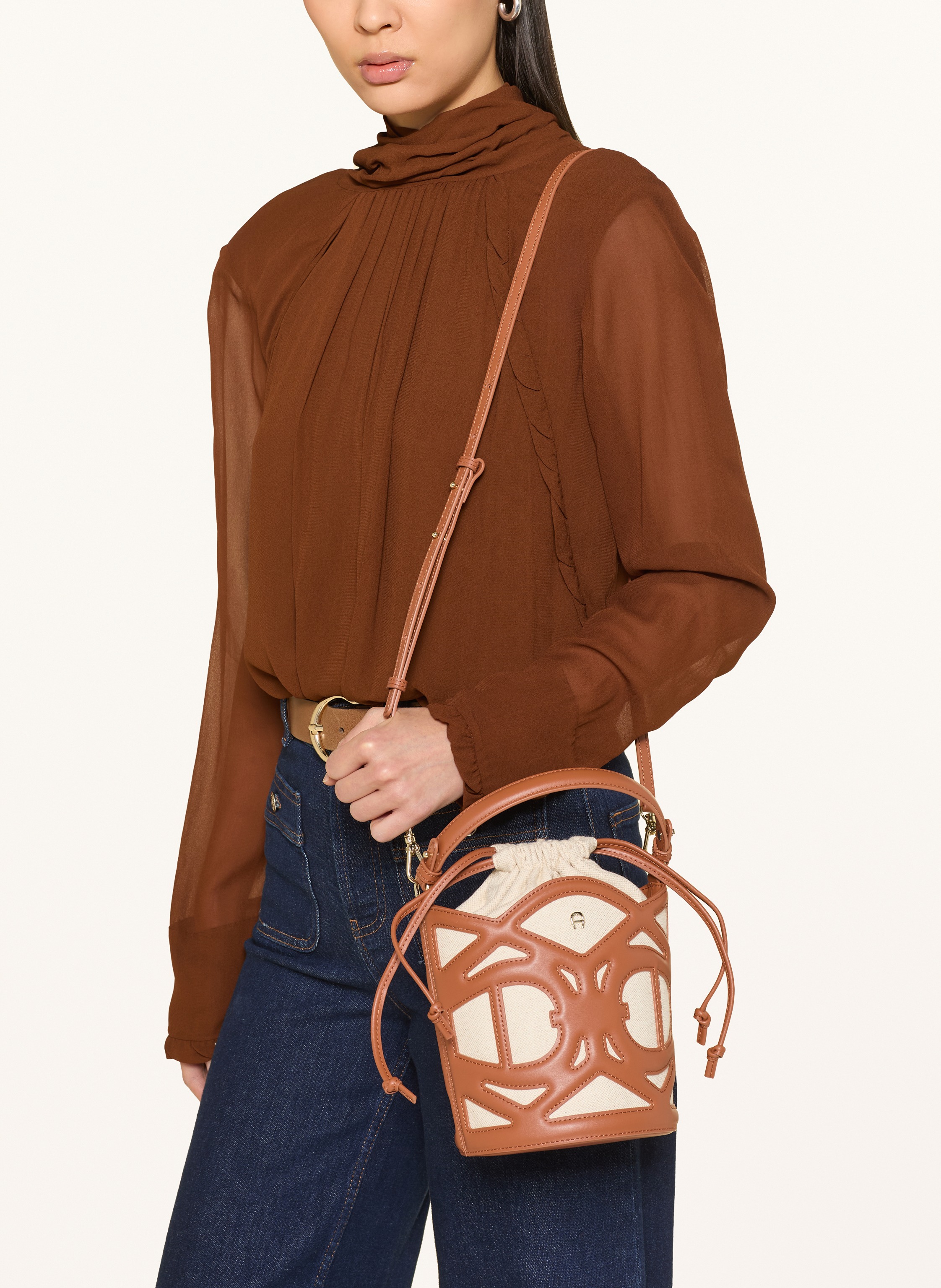 Thumbnail - Aigner Beuteltasche Azzurra Small braun