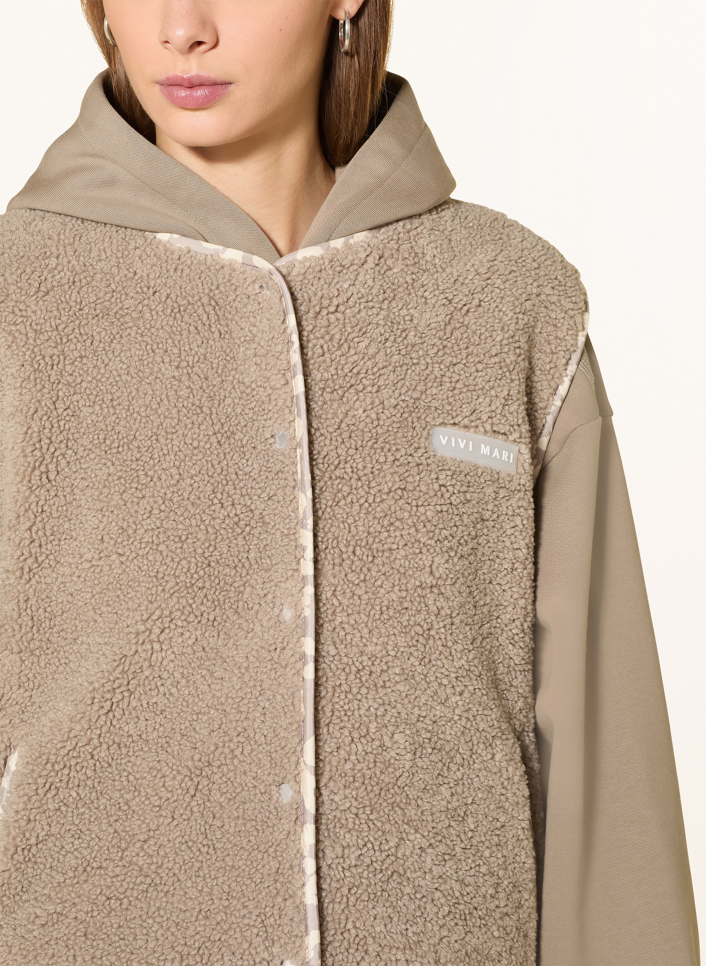 Thumbnail - Vivi Mari Teddyfell-Weste beige