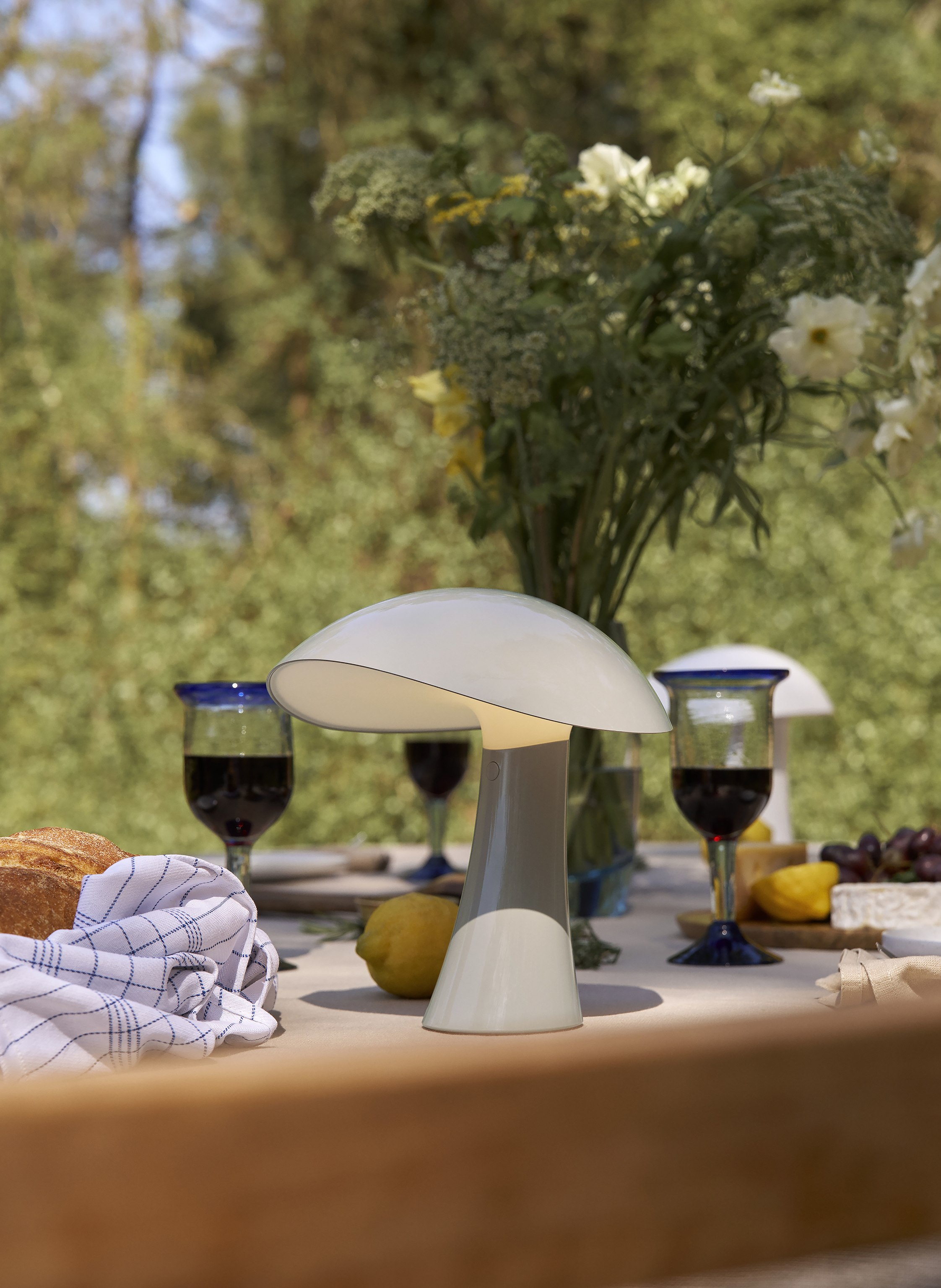 Thumbnail - Louis Poulsen Tischleuchte Rumee 220 grau