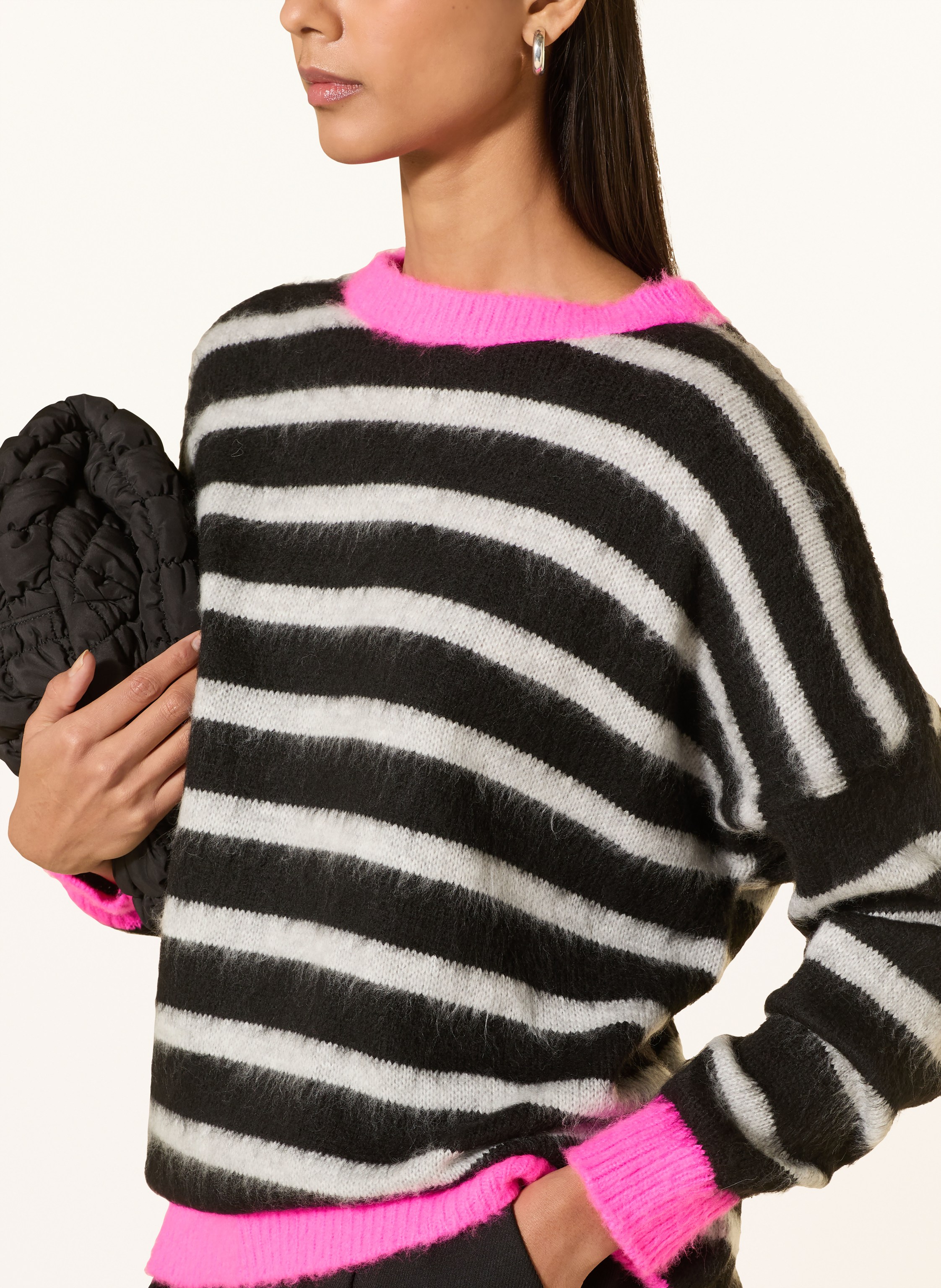 Thumbnail - Miss Goodlife Pullover Mit Alpaka schwarz