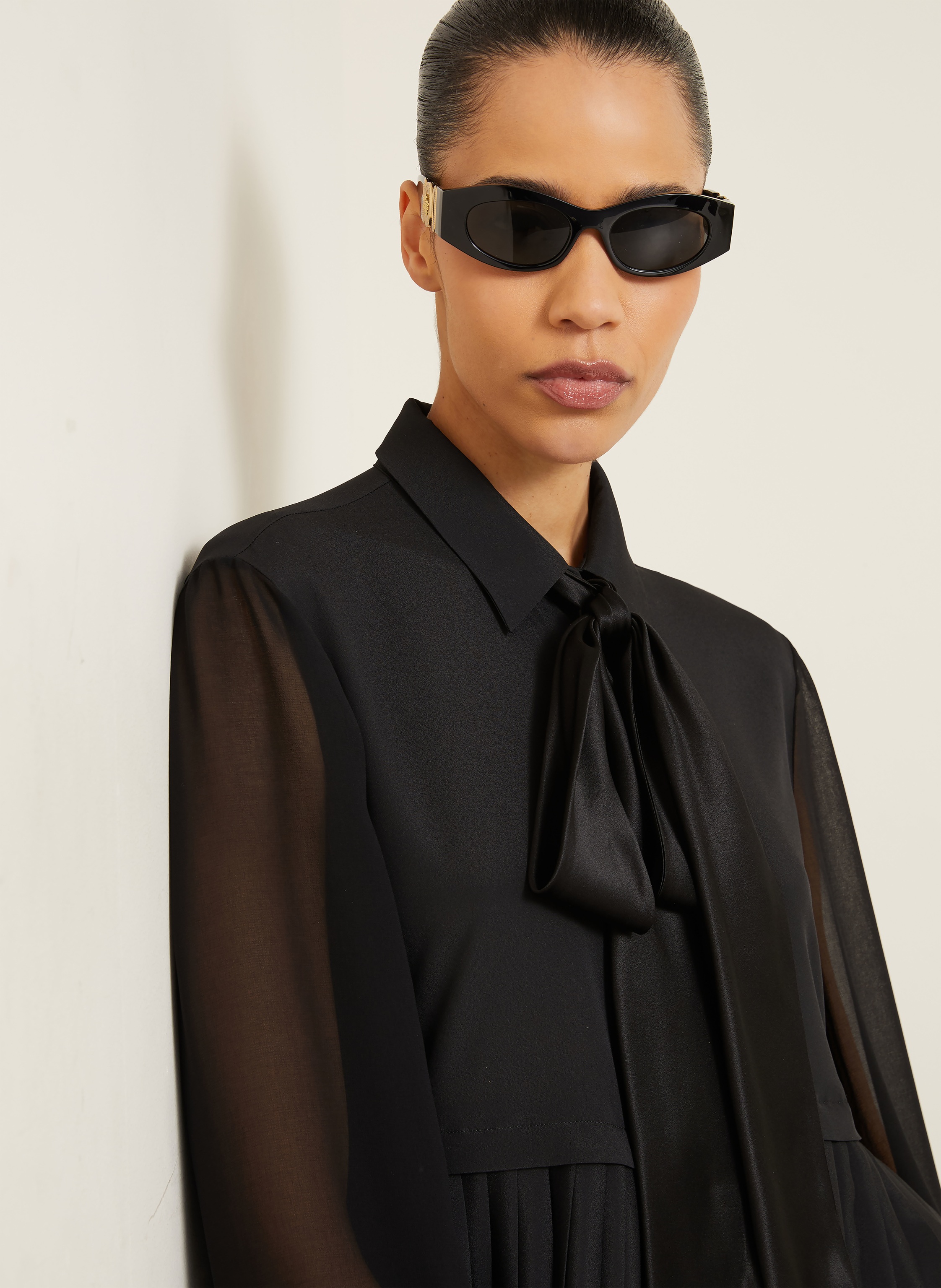 Thumbnail - Versace Cocktailkleid Mit Abnehmbarer Schluppe schwarz