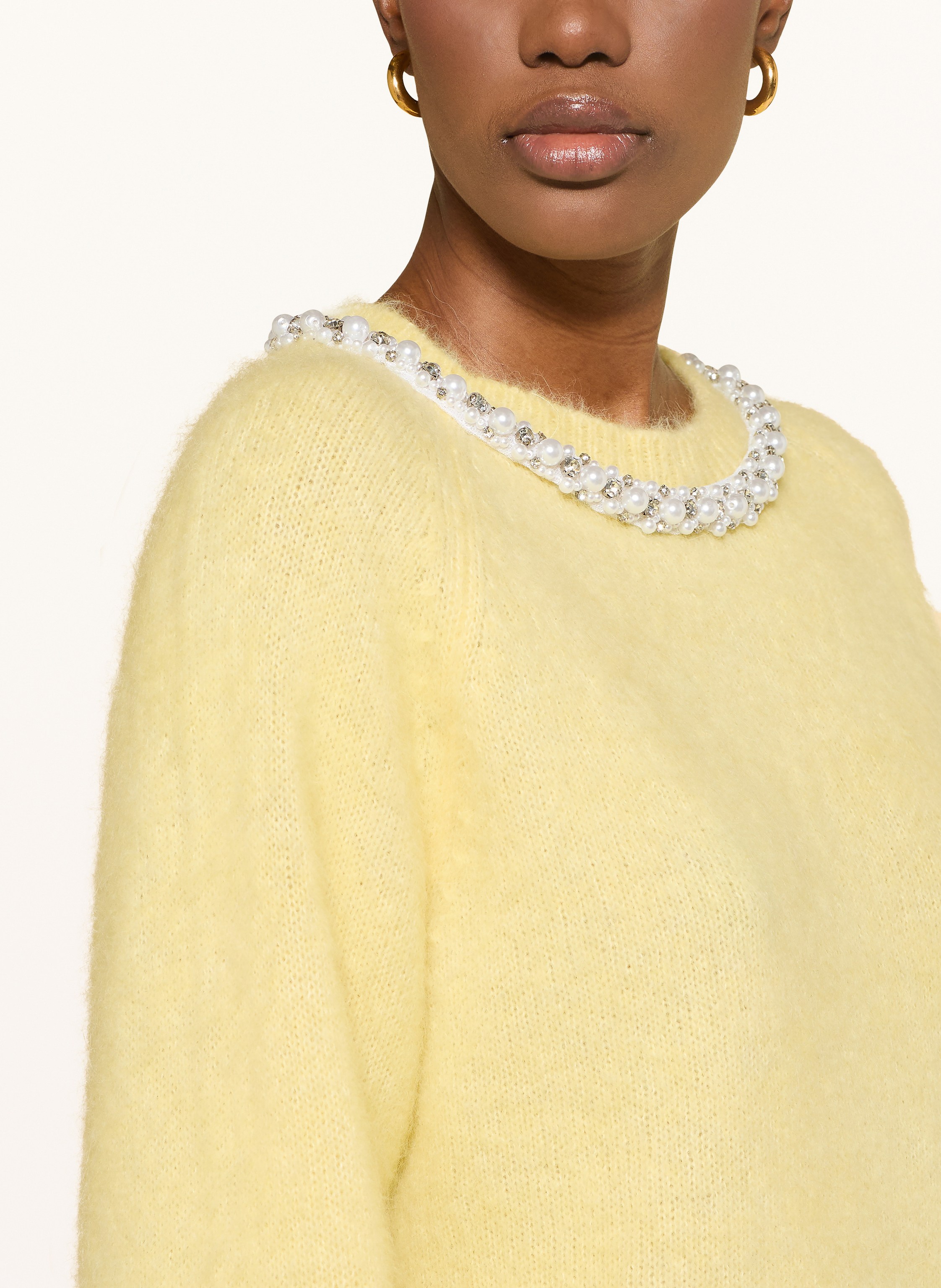 Thumbnail - Maje Pullover Mit Alpaka Und Schmuckperlen gelb