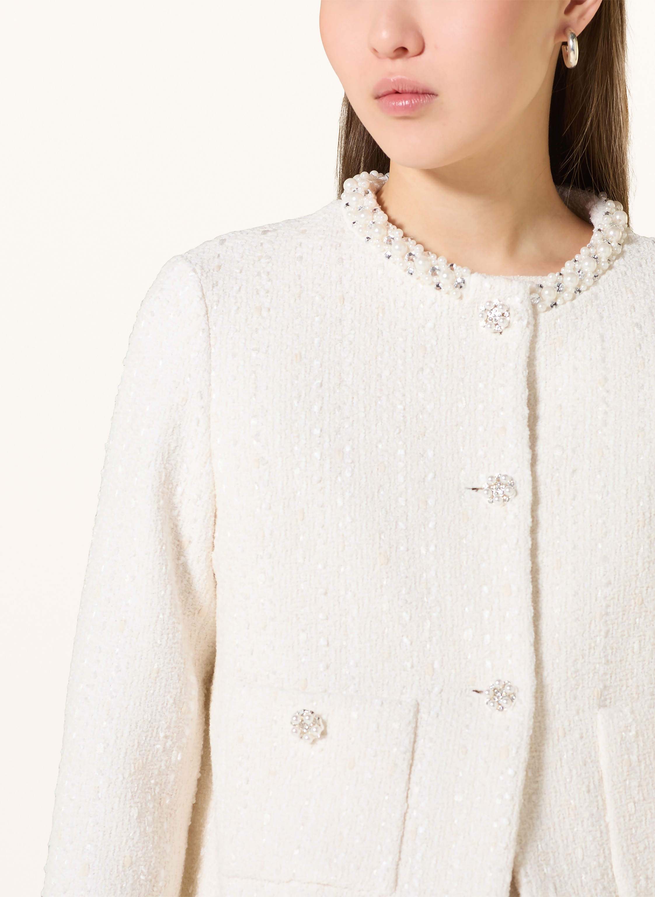 Thumbnail - Maje Kastenjacke Aus Bouclé Mit Schmucksteinen weiss