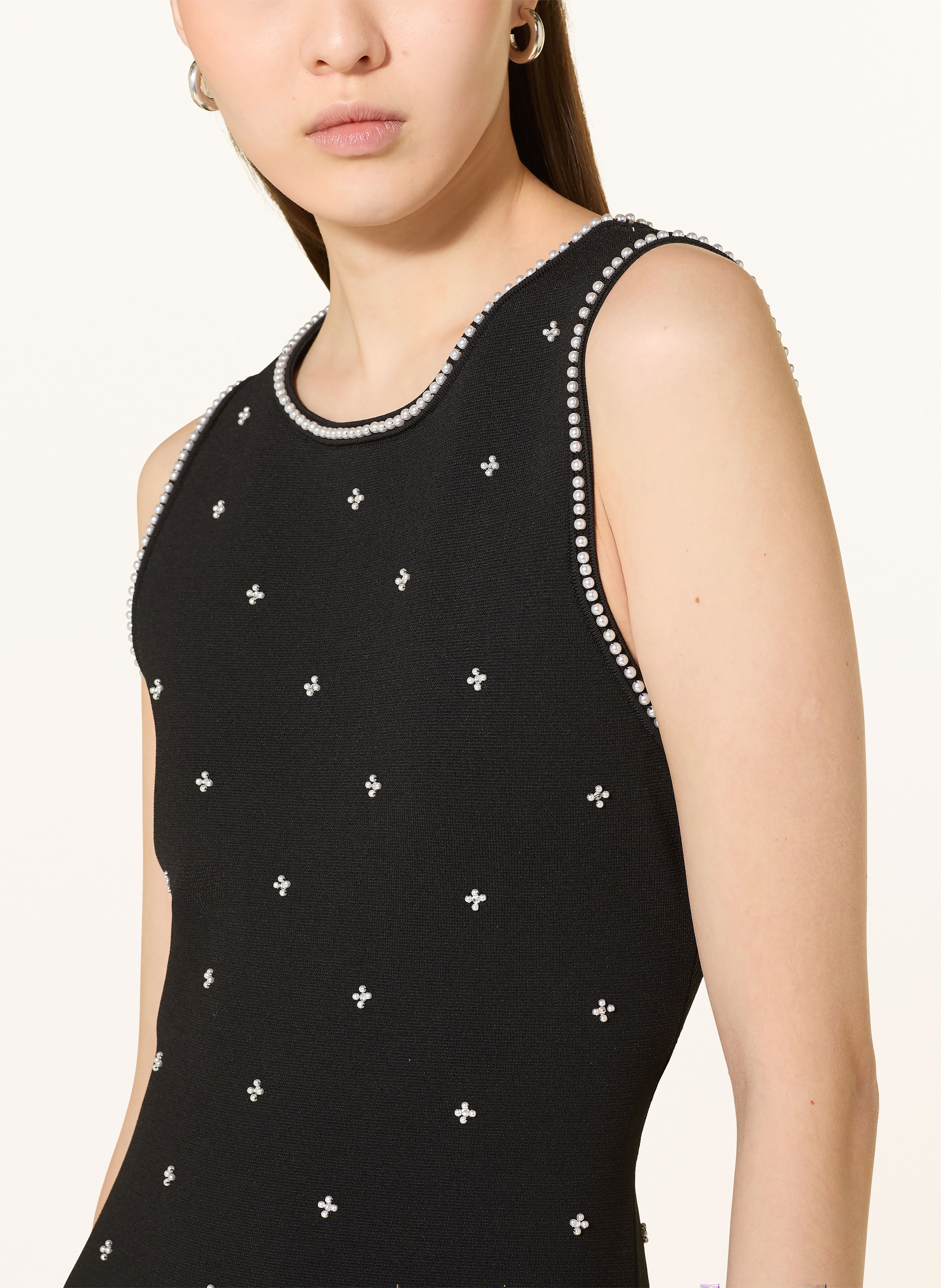 Thumbnail - Sandro Strickkleid Mit Schmuckperlen Und Plissees schwarz