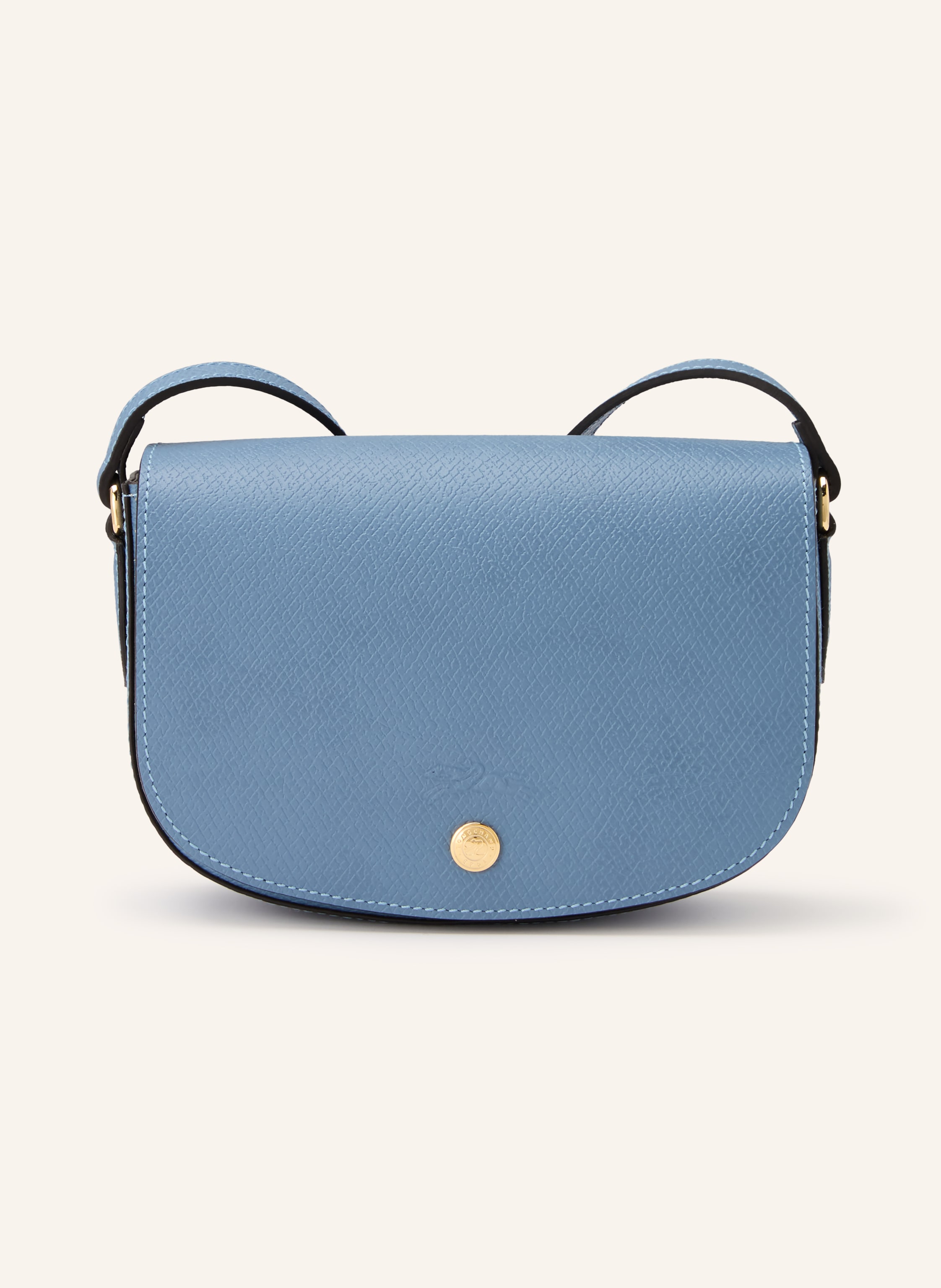 Longchamp Genarbtes Leder. Vintage-Optik. Schließt mit Druckknopf am Überschlag. Längenverstellbarer Schulterriemen. Innen ein Hauptfach. Ein Steckfach. Verstärkter Taschenboden. Logo auf der Front in hellblau / gold