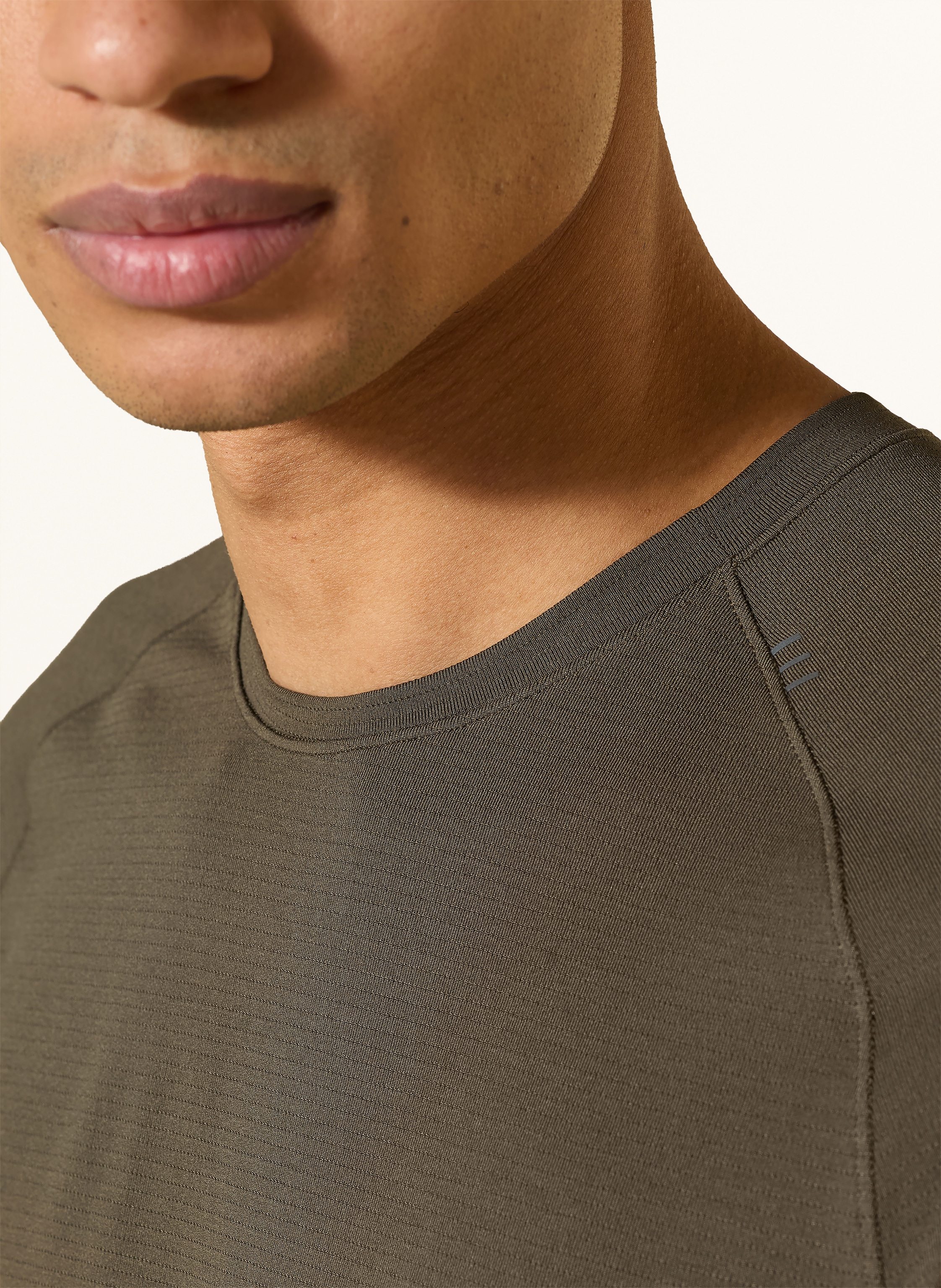 Thumbnail - Lululemon T-Shirt License To Train braun