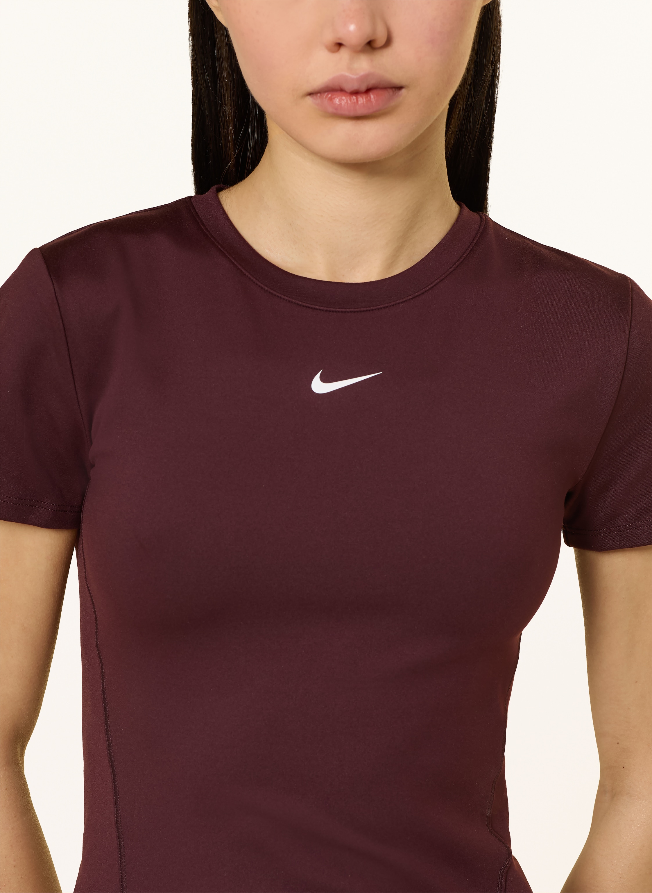 Thumbnail - Nike T-Shirt One Fitted rot