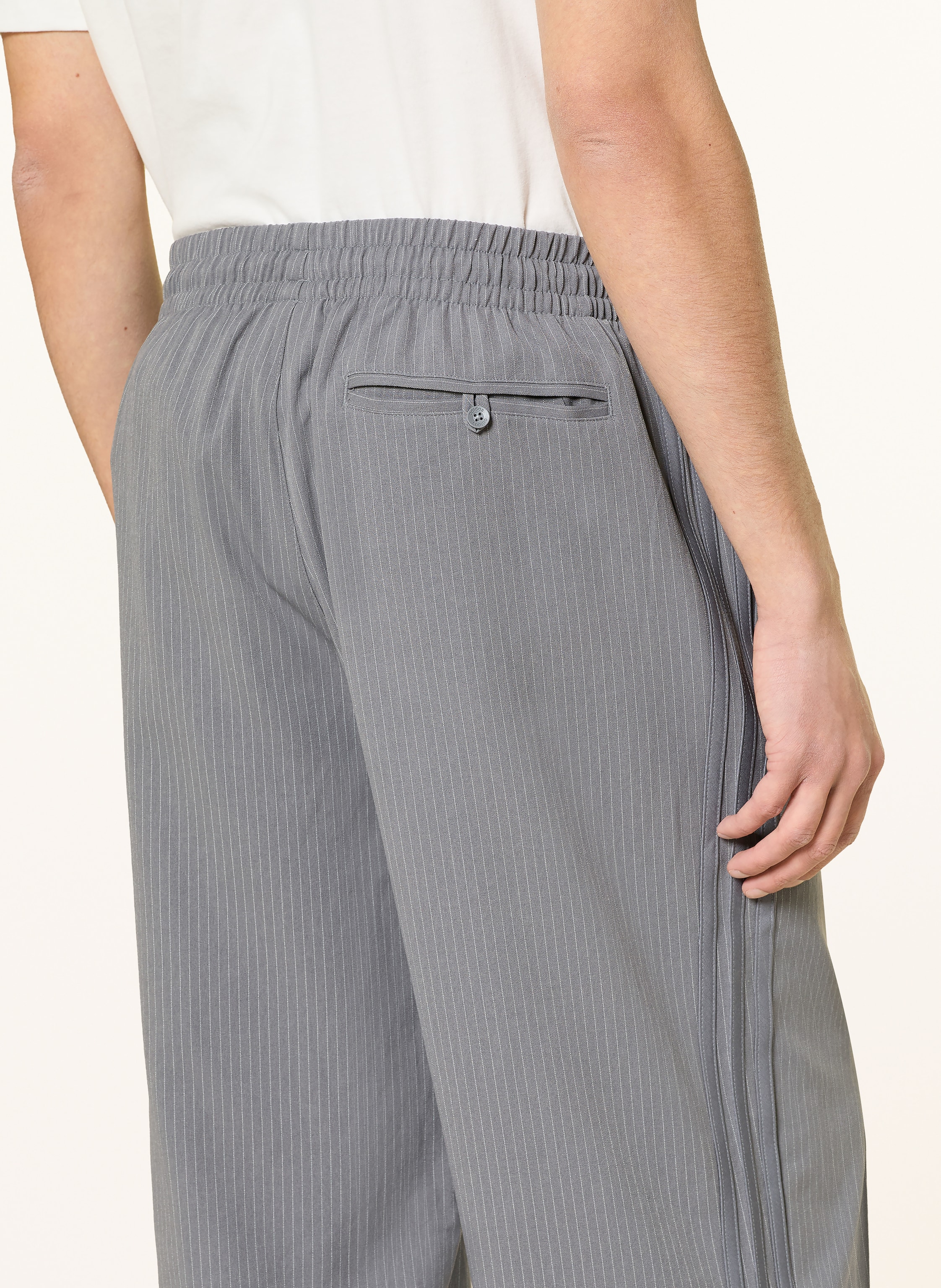 Thumbnail - Adidas Originals Hose Firebird Im Jogging-Stil grau