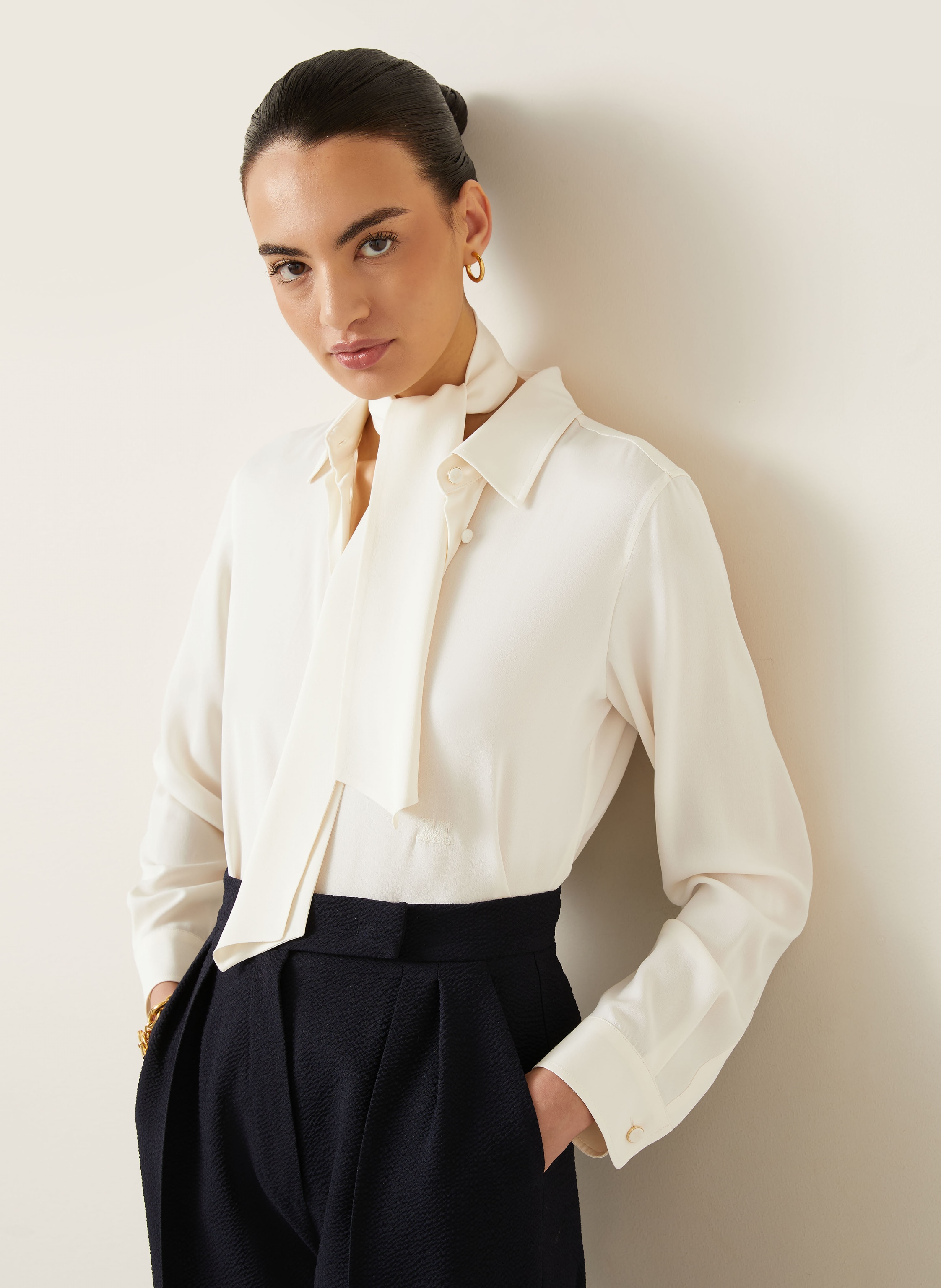 Thumbnail - Max Mara Hemdbluse Colmo Aus Seide Mit Abnehmbarer Schluppe beige