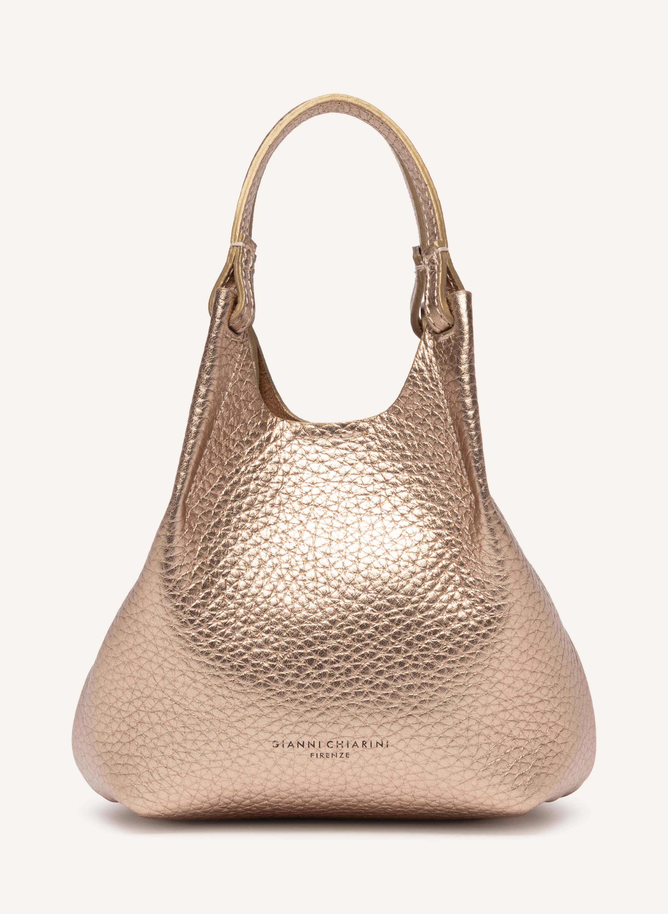 Gianni Chiarini Innen ein Hauptfach. Abnehmbarer Schulterriemen. Ein Tragegriff. Längenverstellbarer Schulterriemen. Verstärkter Taschenboden. Magnetverschluss. Label-Print. Genarbtes Leder. Unifarben. Matte Optik Mini in roségold / silber