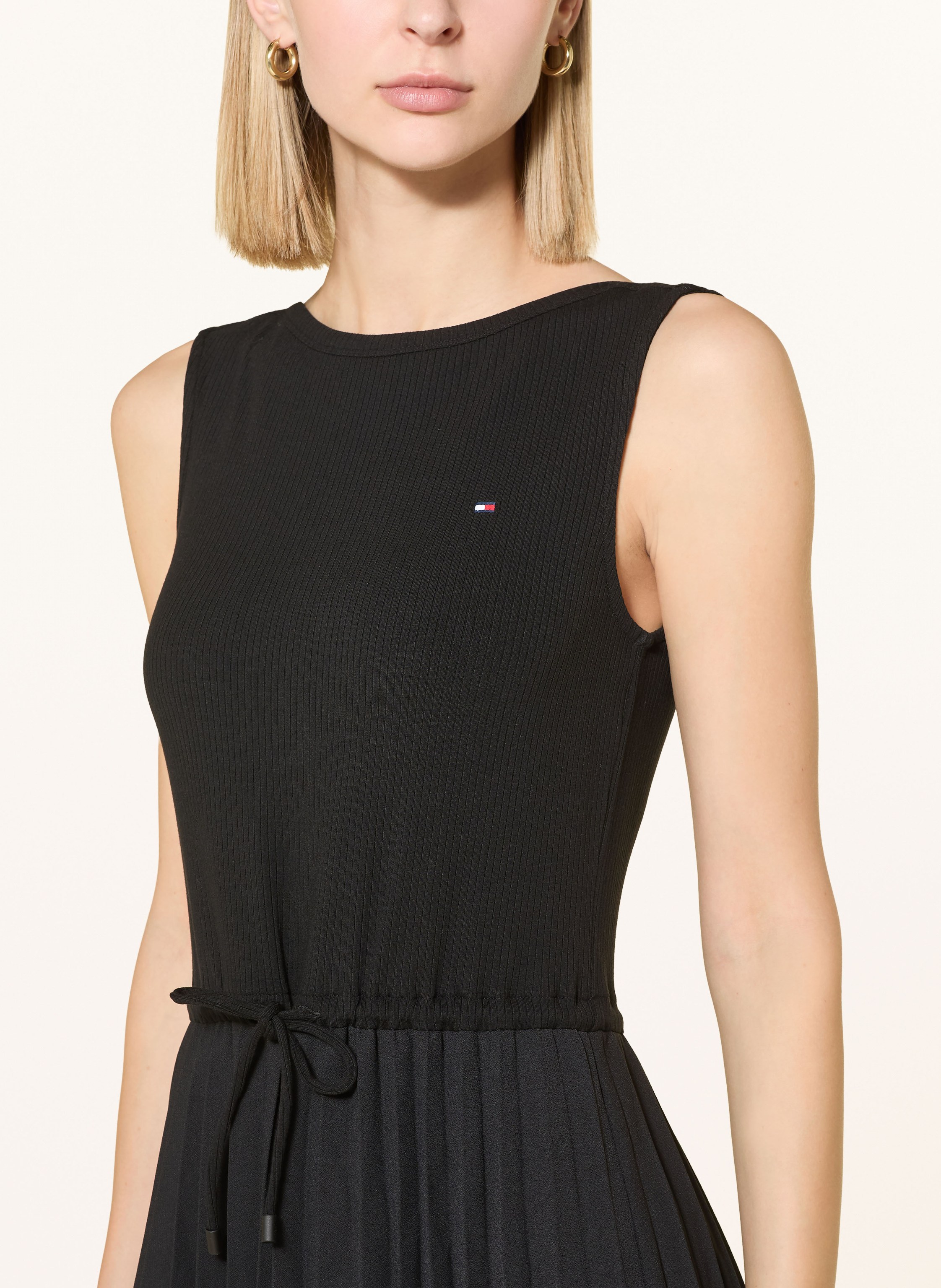 Thumbnail - Tommy Hilfiger Kleid Im Materialmix Mit Plissees schwarz