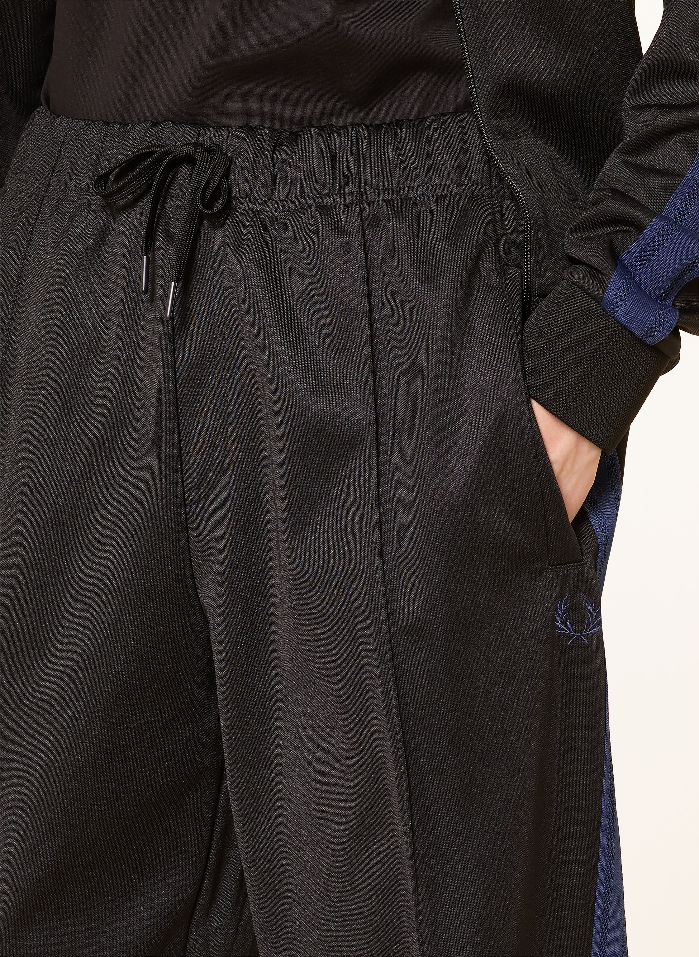 Thumbnail - Fred Perry Track Pants Mit Galonstreifen schwarz