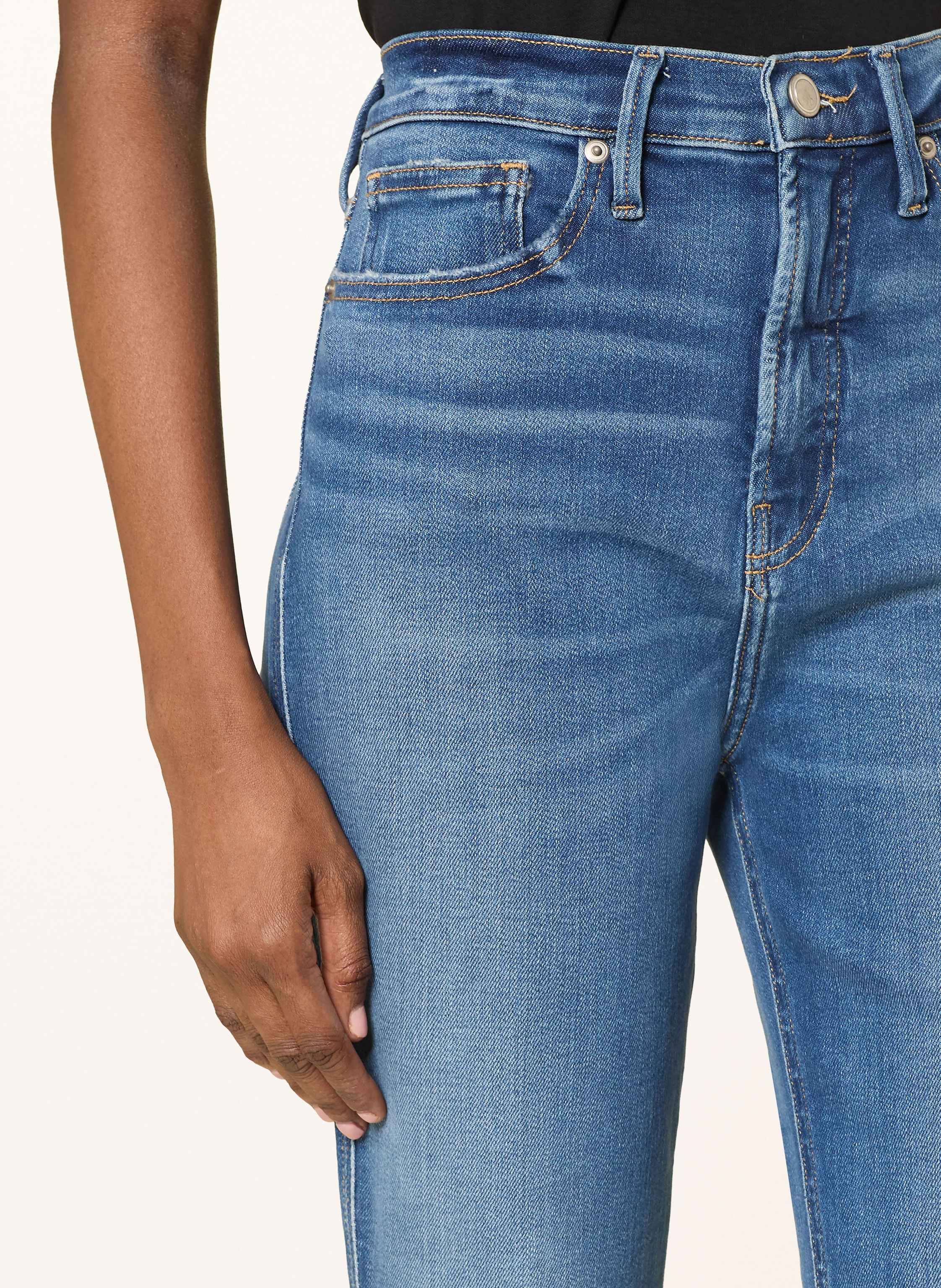 Thumbnail - Good American Flared Jeans Soft Tech Good Kick Flare blau