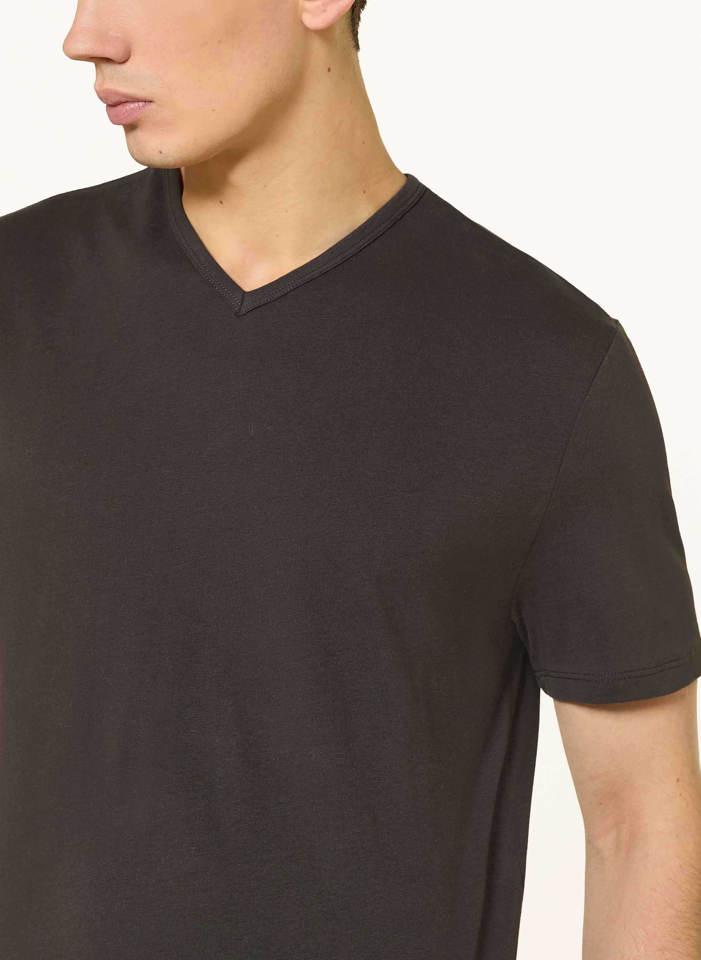 Thumbnail - Juvia T-Shirt Pat braun