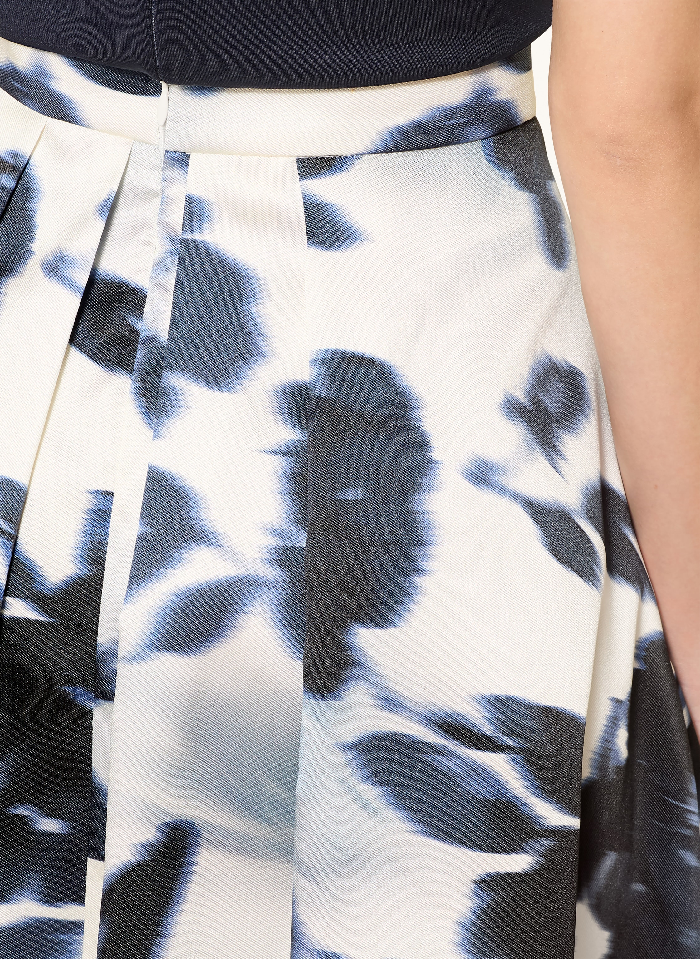 Thumbnail - Swing Faltenrock weiss