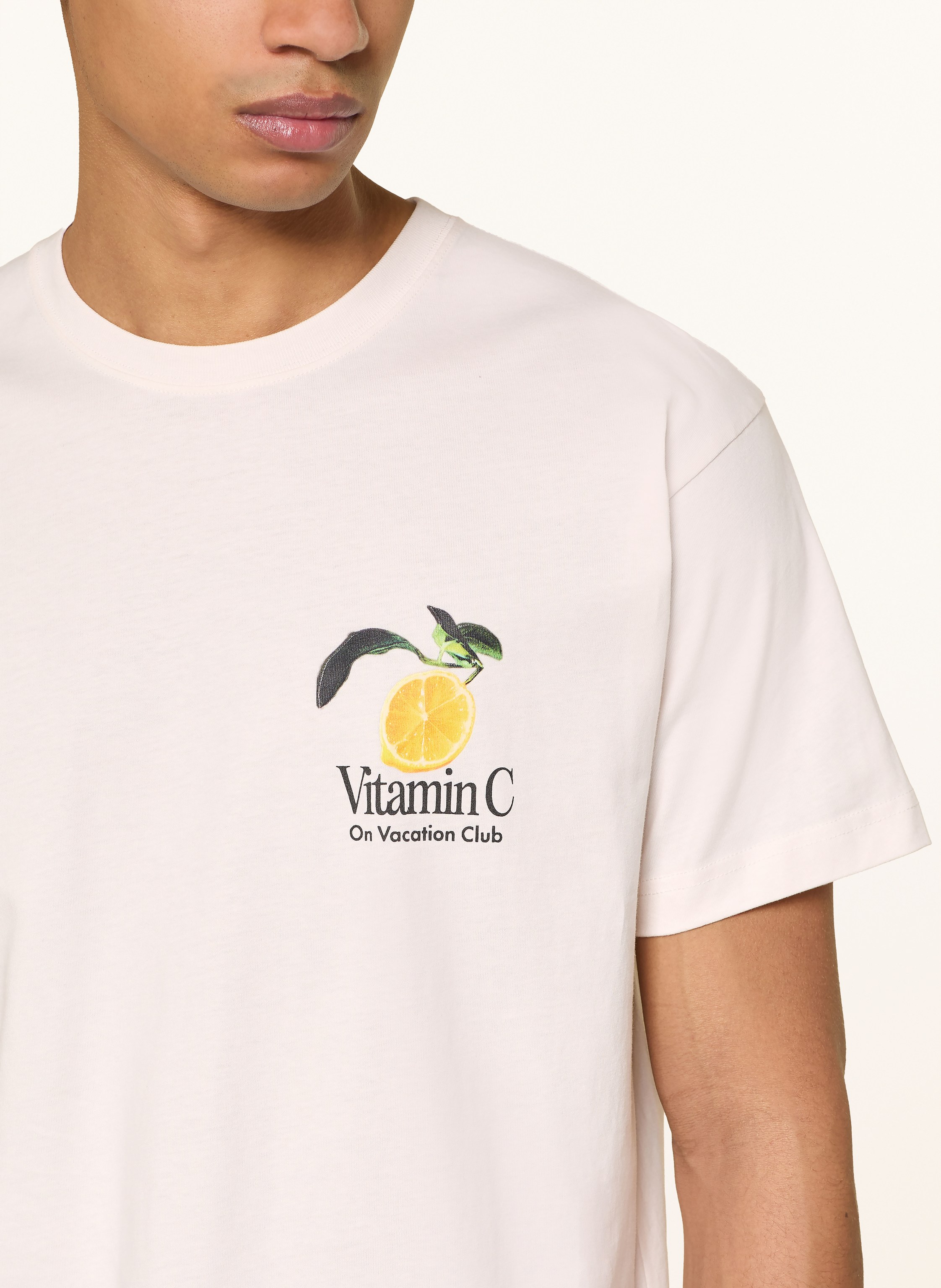 Thumbnail - On Vacation T-Shirt beige