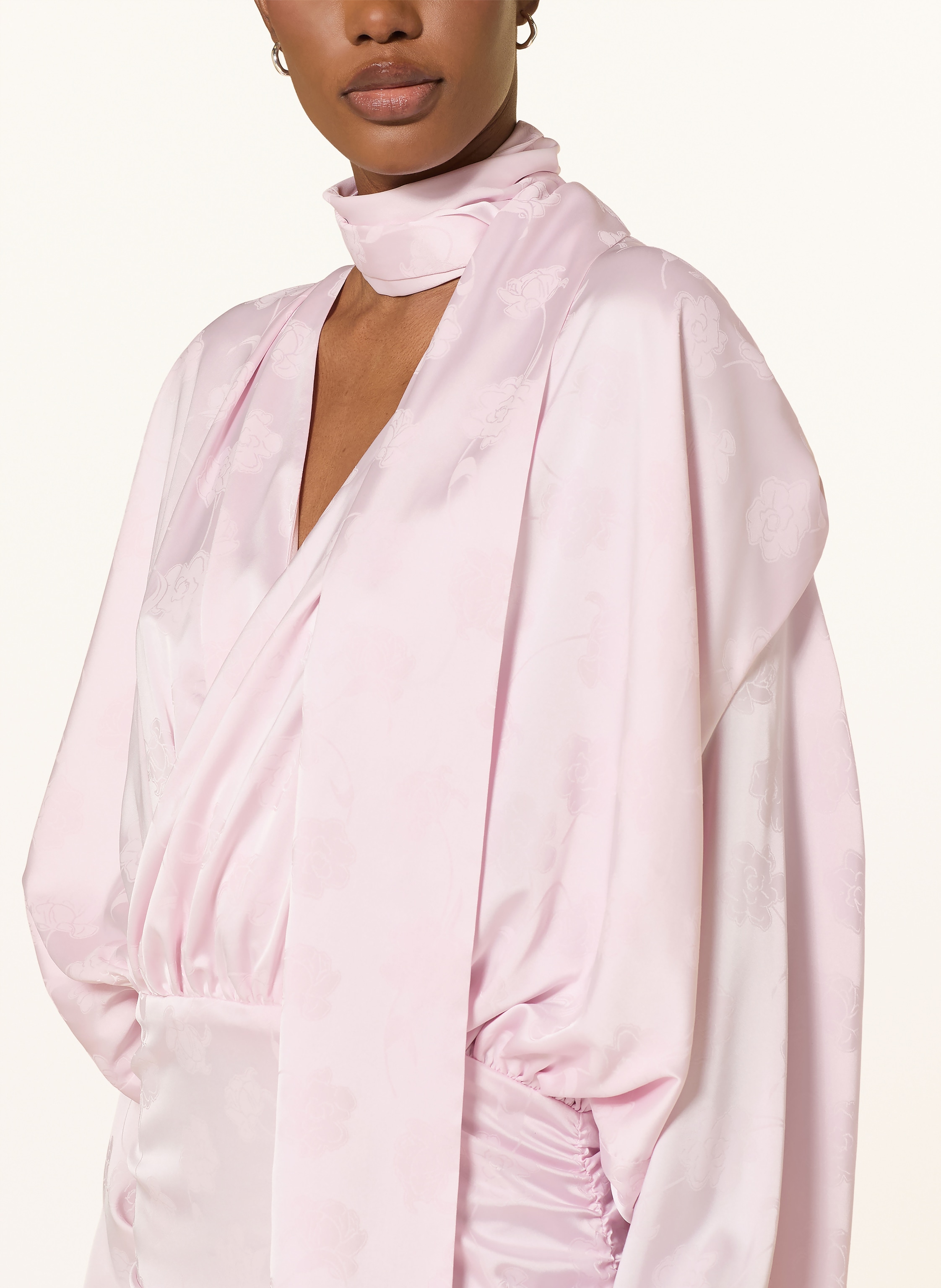 Thumbnail - Rotate Satinkleid Mit Abnehmbarem Schal rosa