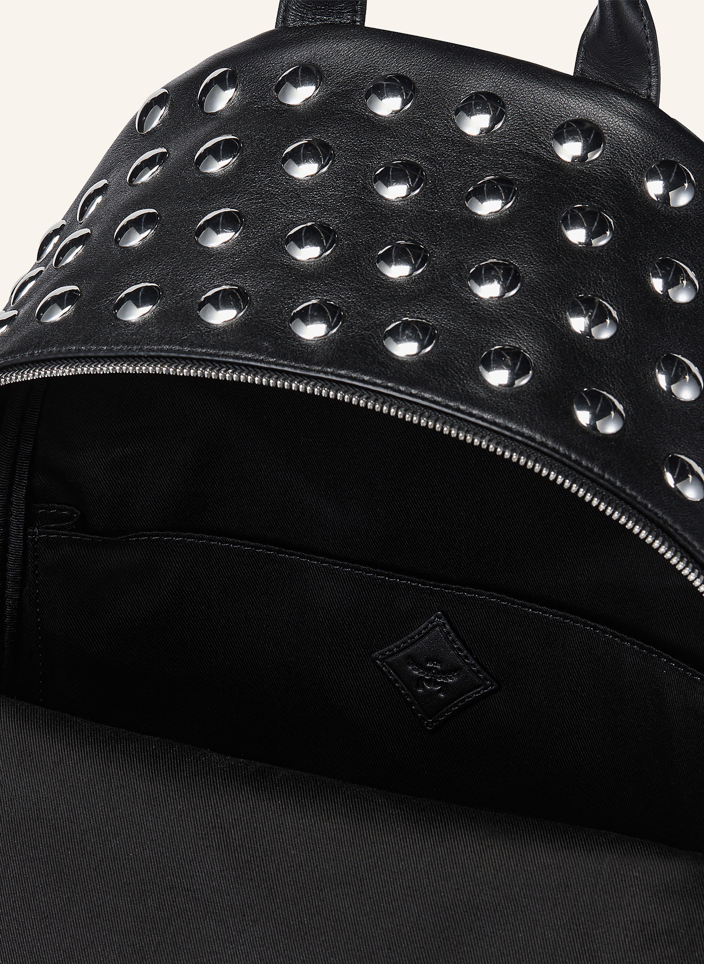 Thumbnail - Mcm Rucksack Stark Mit Nieten Und Laptop-Fach schwarz