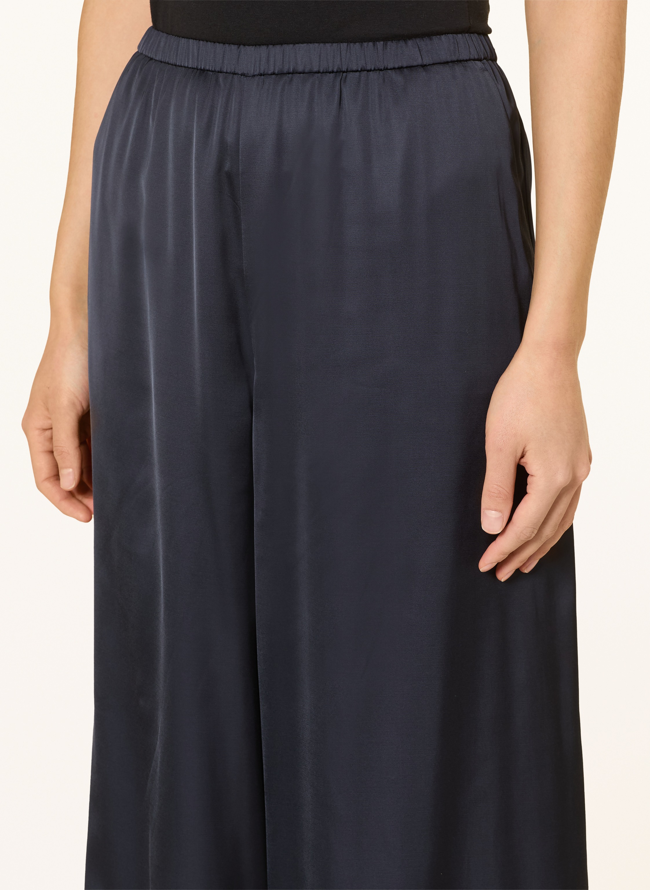 Thumbnail - Comma Marlenehose Aus Satin blau