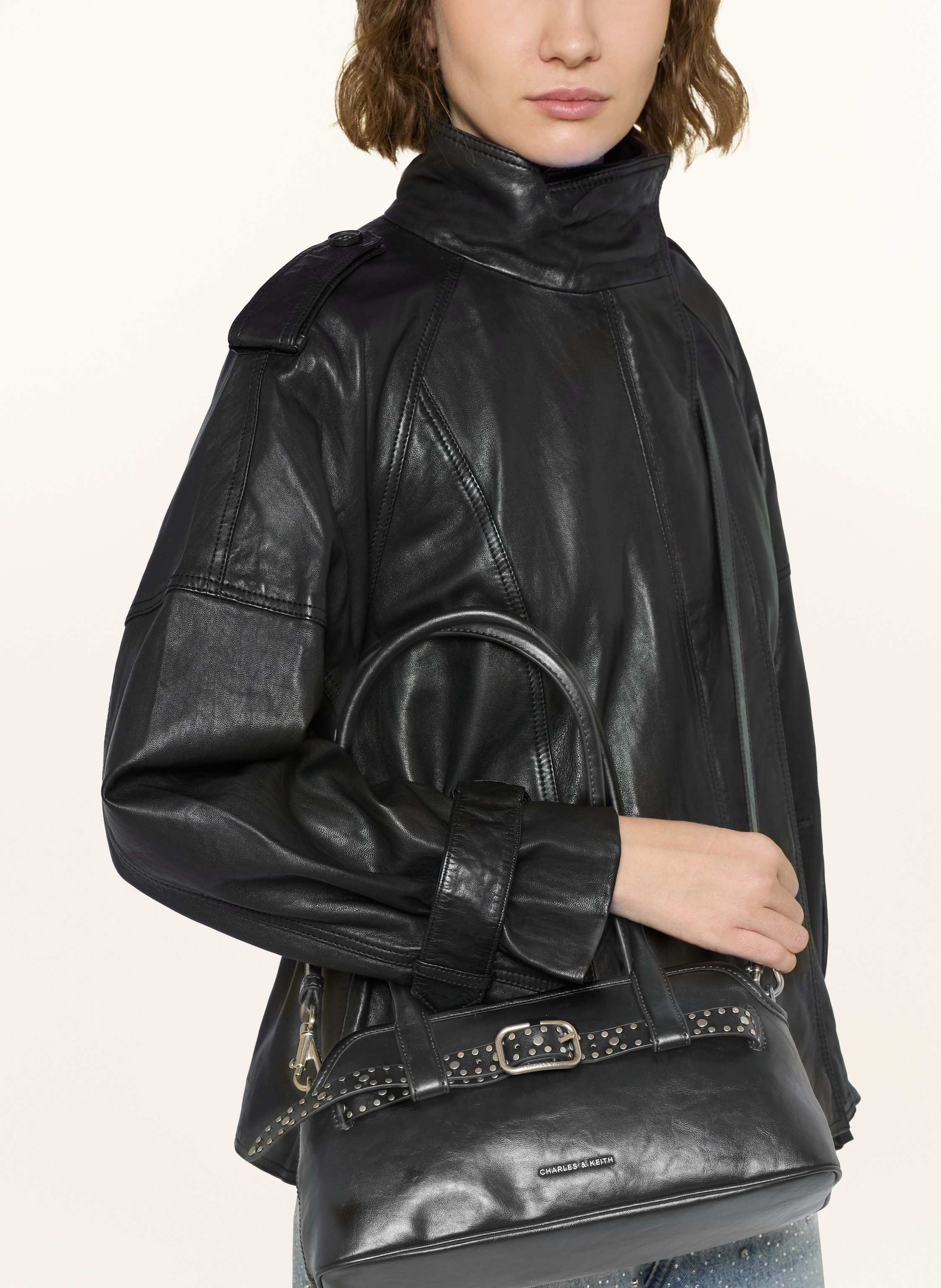 Thumbnail - Charles & Keith Schultertasche Victoria Mit Nieten schwarz