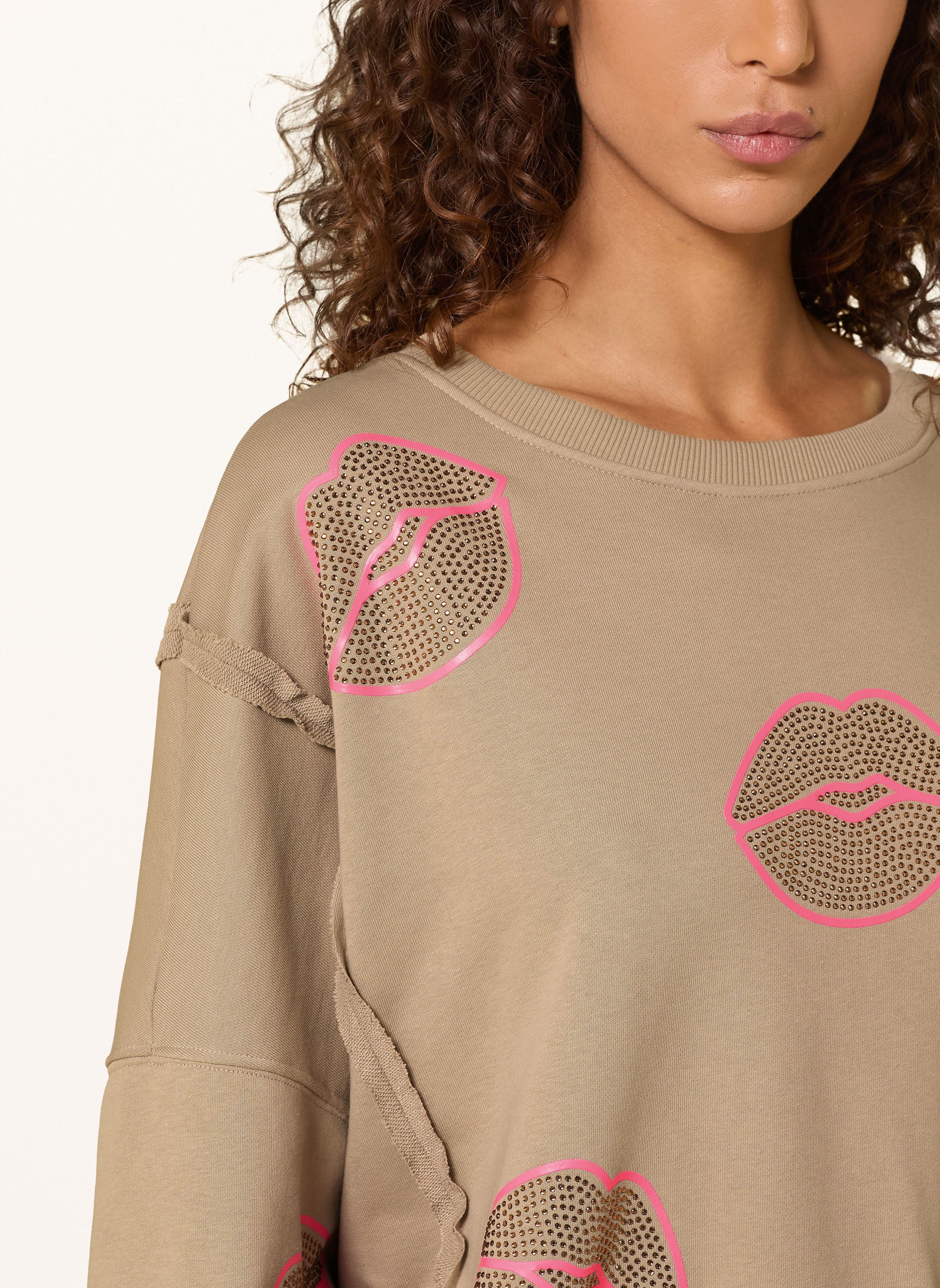 Thumbnail - Miss Goodlife Oversized-Sweatshirt Mit Schmucksteinen beige