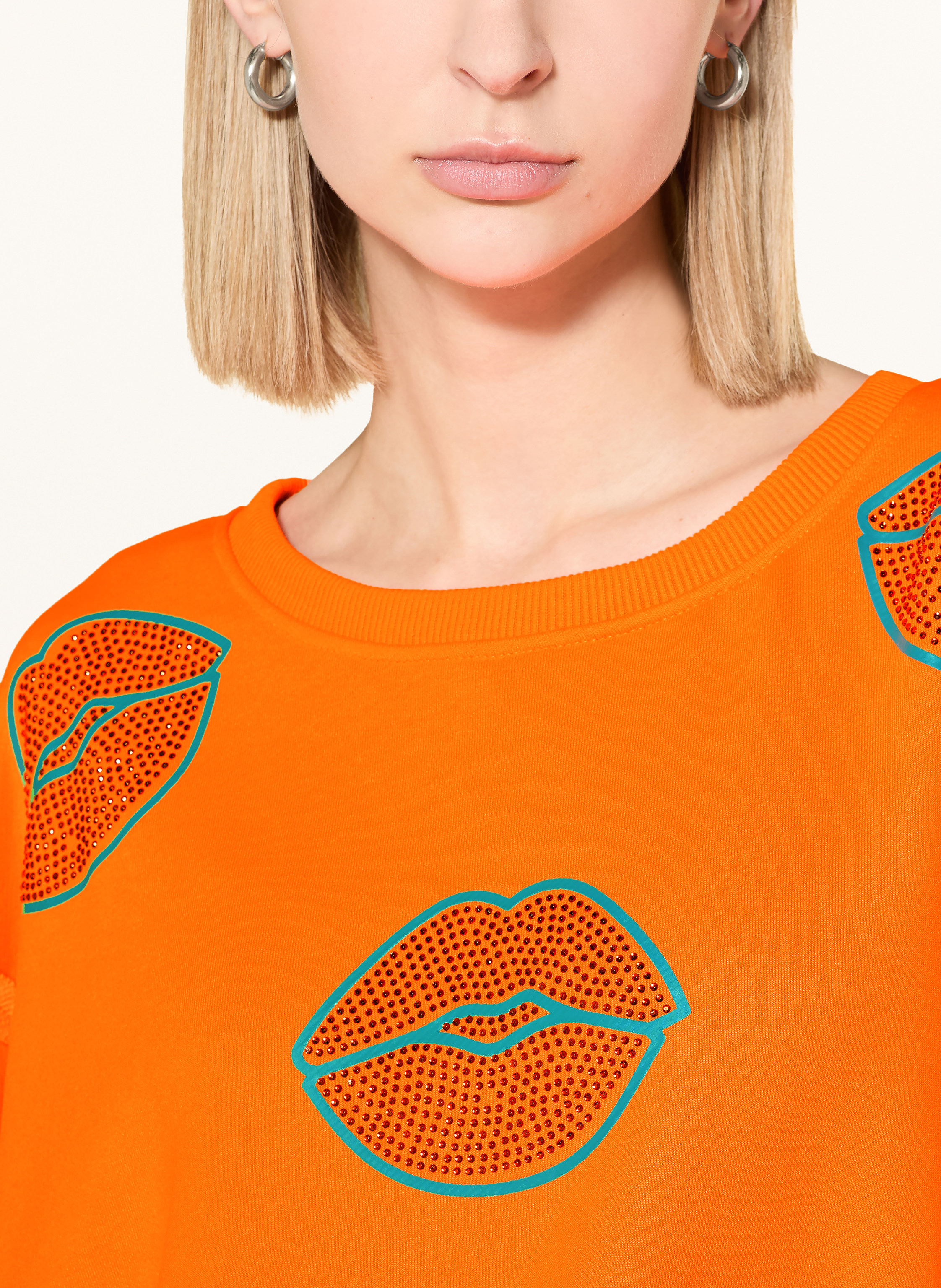 Thumbnail - Miss Goodlife Oversized-Sweatshirt Mit Schmucksteinen orange