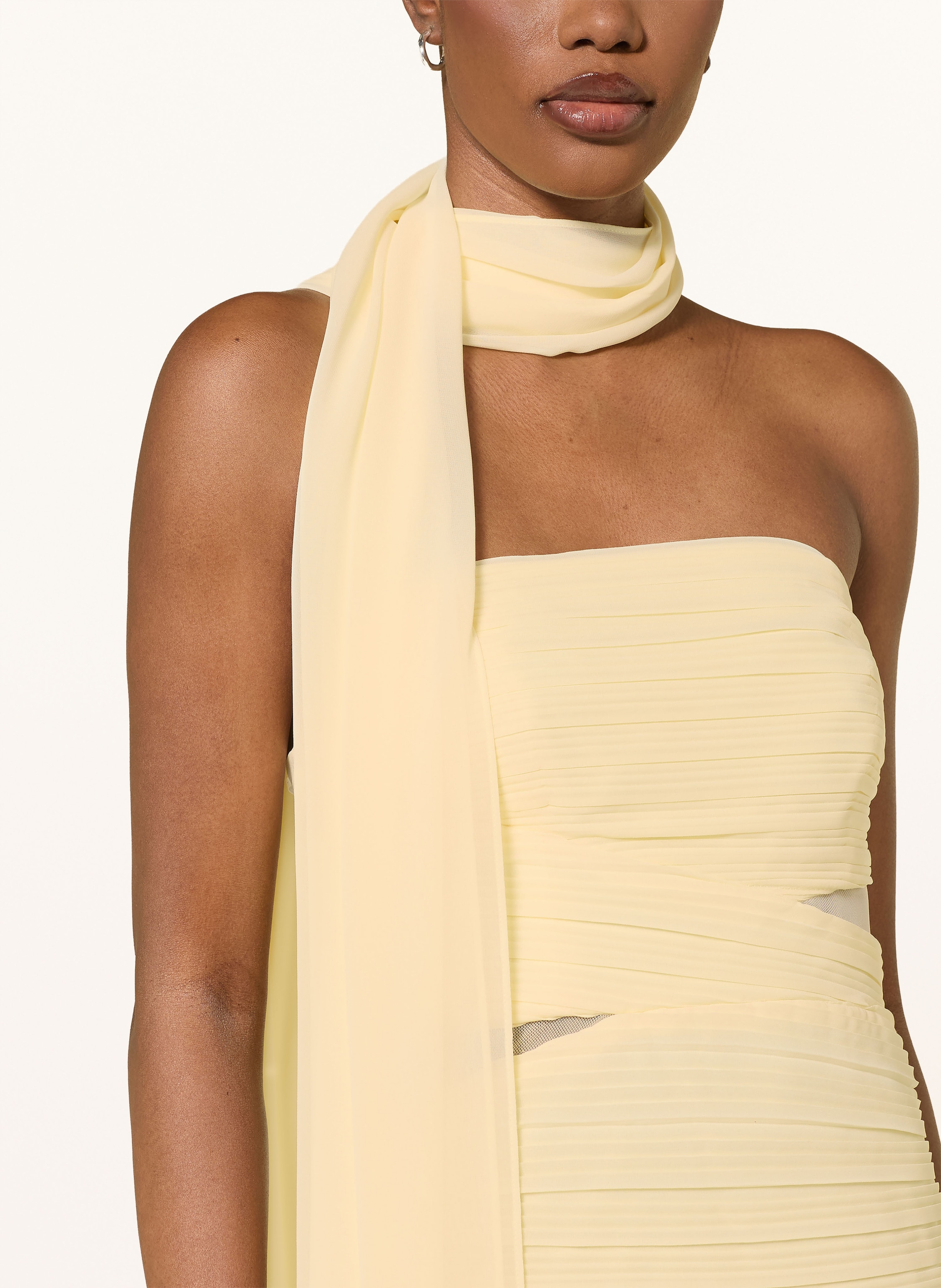 Thumbnail - Self-Portrait Off-Shoulder-Kleid Mit Abnehmbarem Schal Und Plissees gelb