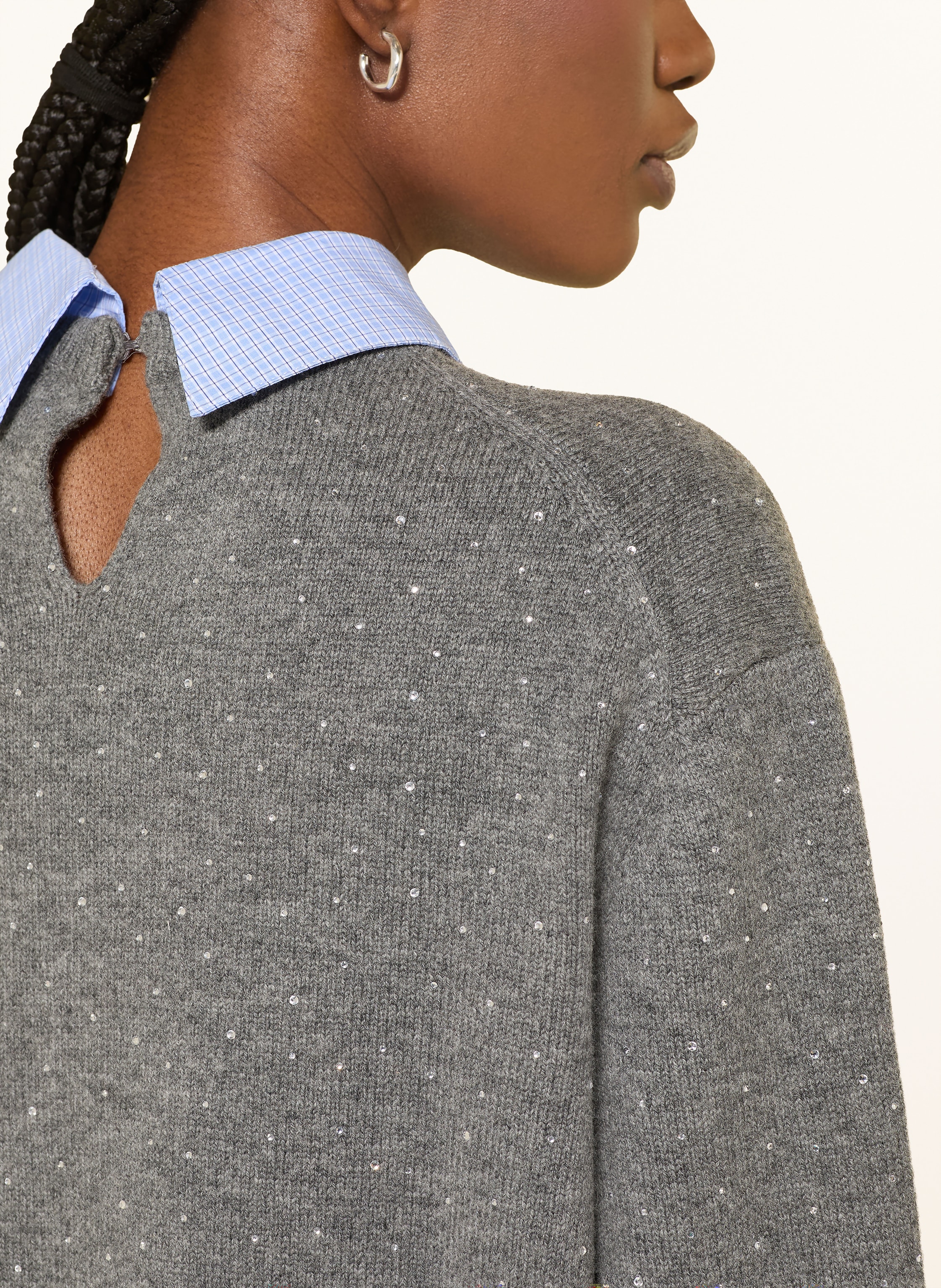 Thumbnail - Maje Pullover Im Materialmix Mit Schmucksteinen grau