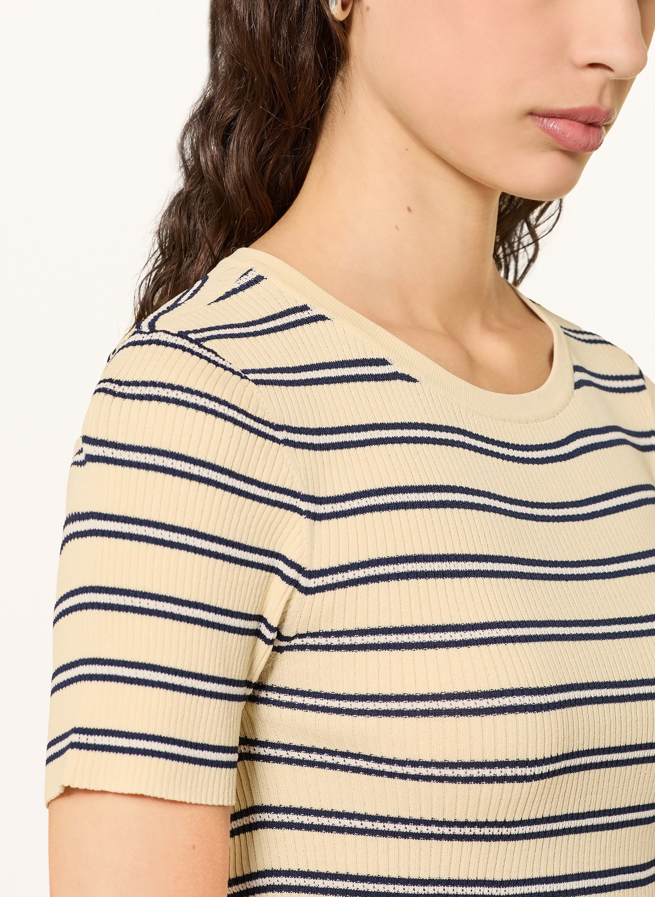Thumbnail - Claudie Pierlot Pullover Mit Rüschen beige