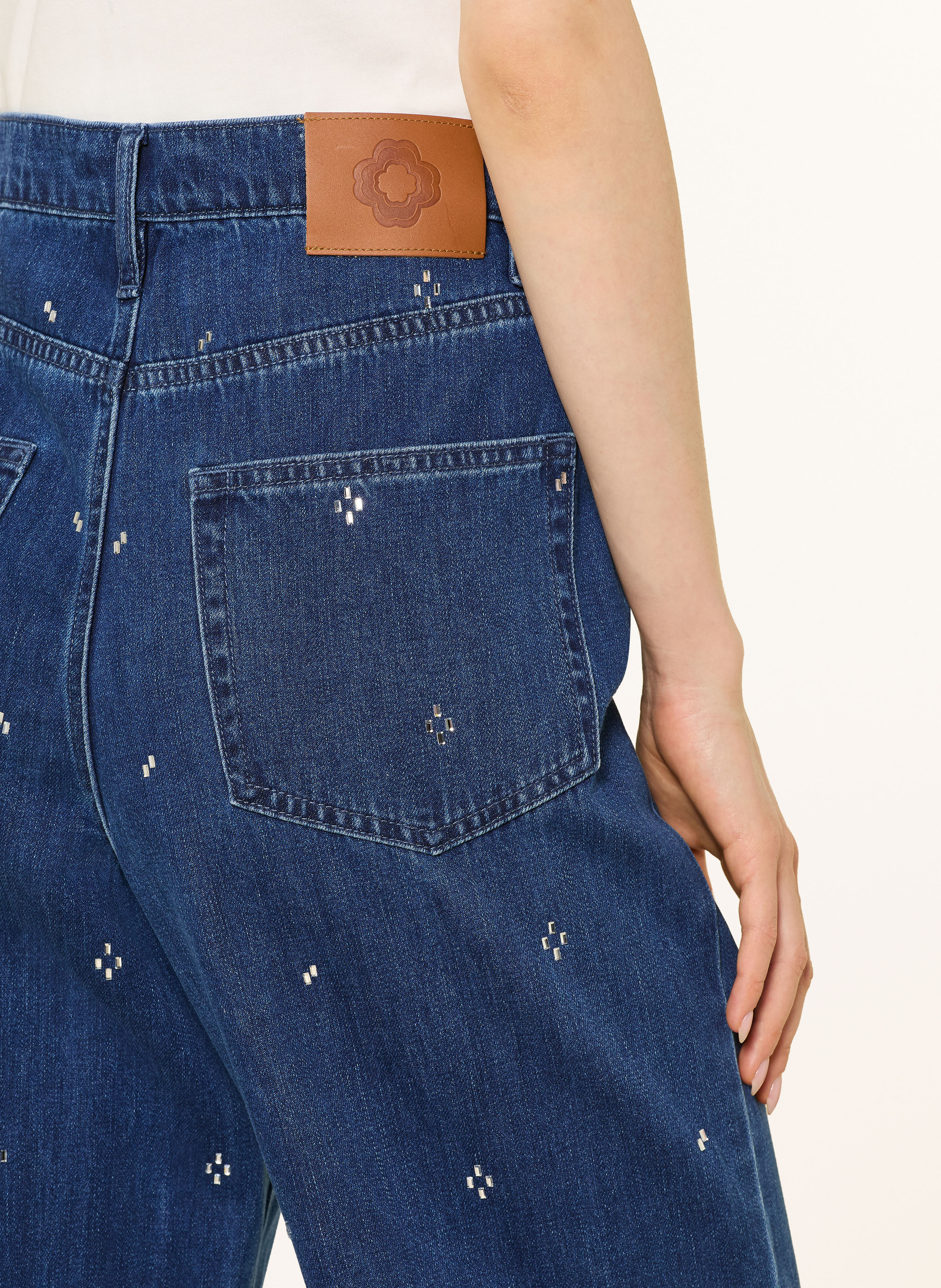 Thumbnail - Maje Straight Jeans Mit Schmucksteinen blau