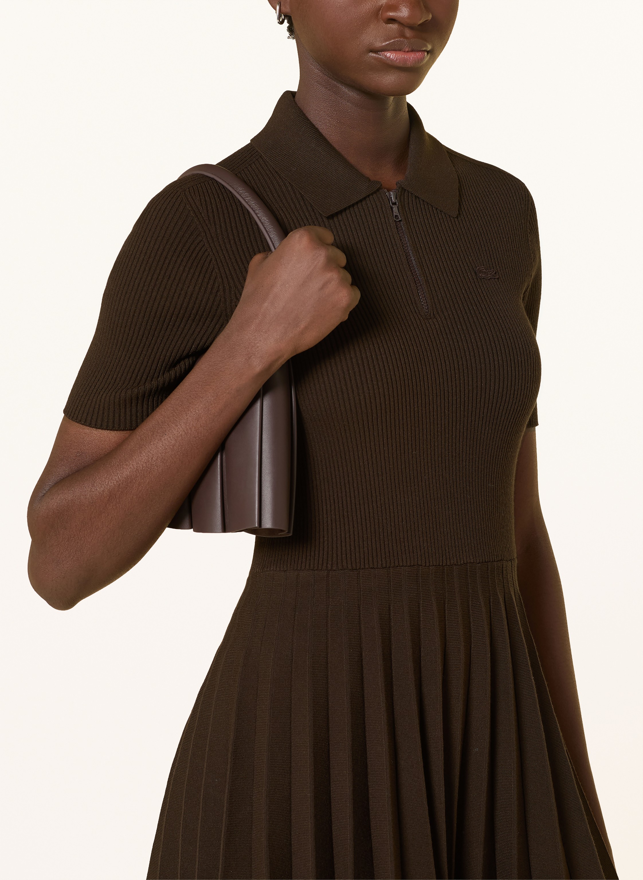 Thumbnail - Lacoste Strickkleid Mit Plissees braun