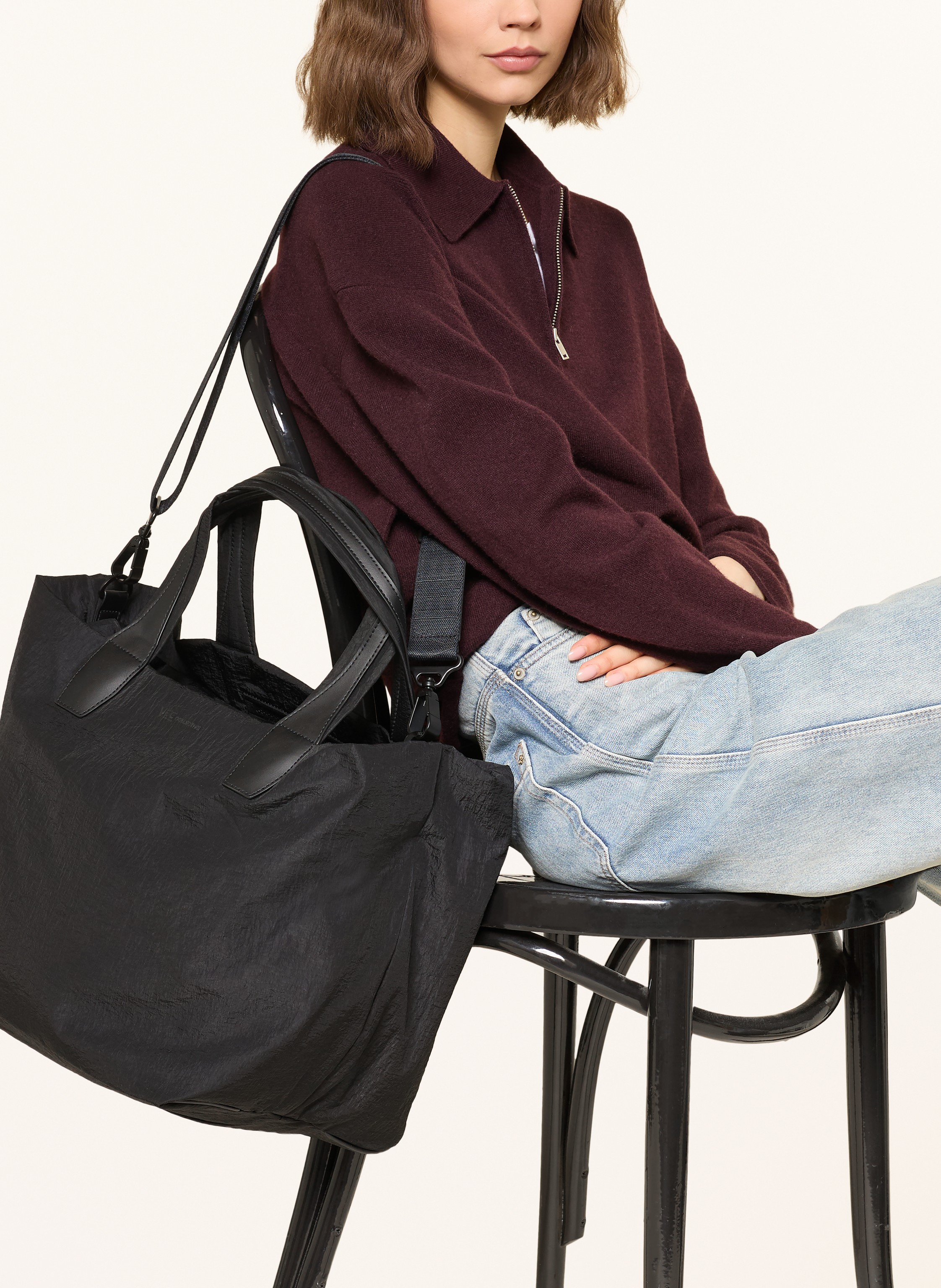 Thumbnail - Vee Collective Shopper Porter Essence Medium Mit Pouch schwarz