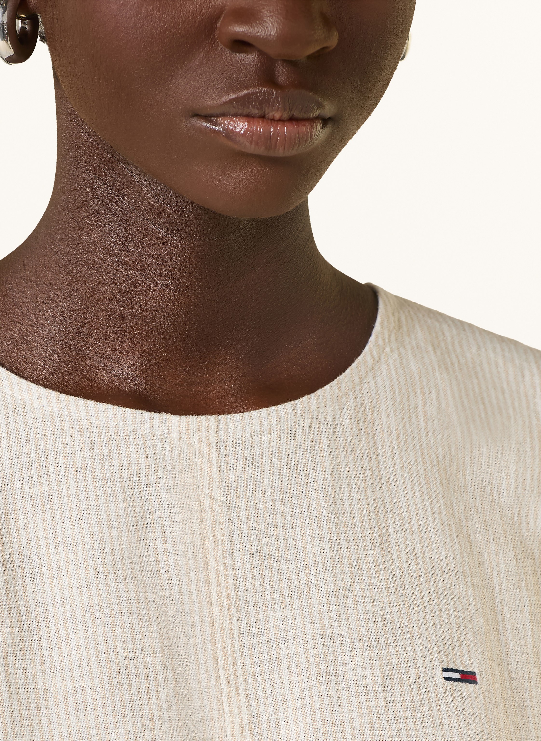 Thumbnail - Tommy Jeans Top Mit Leinen beige