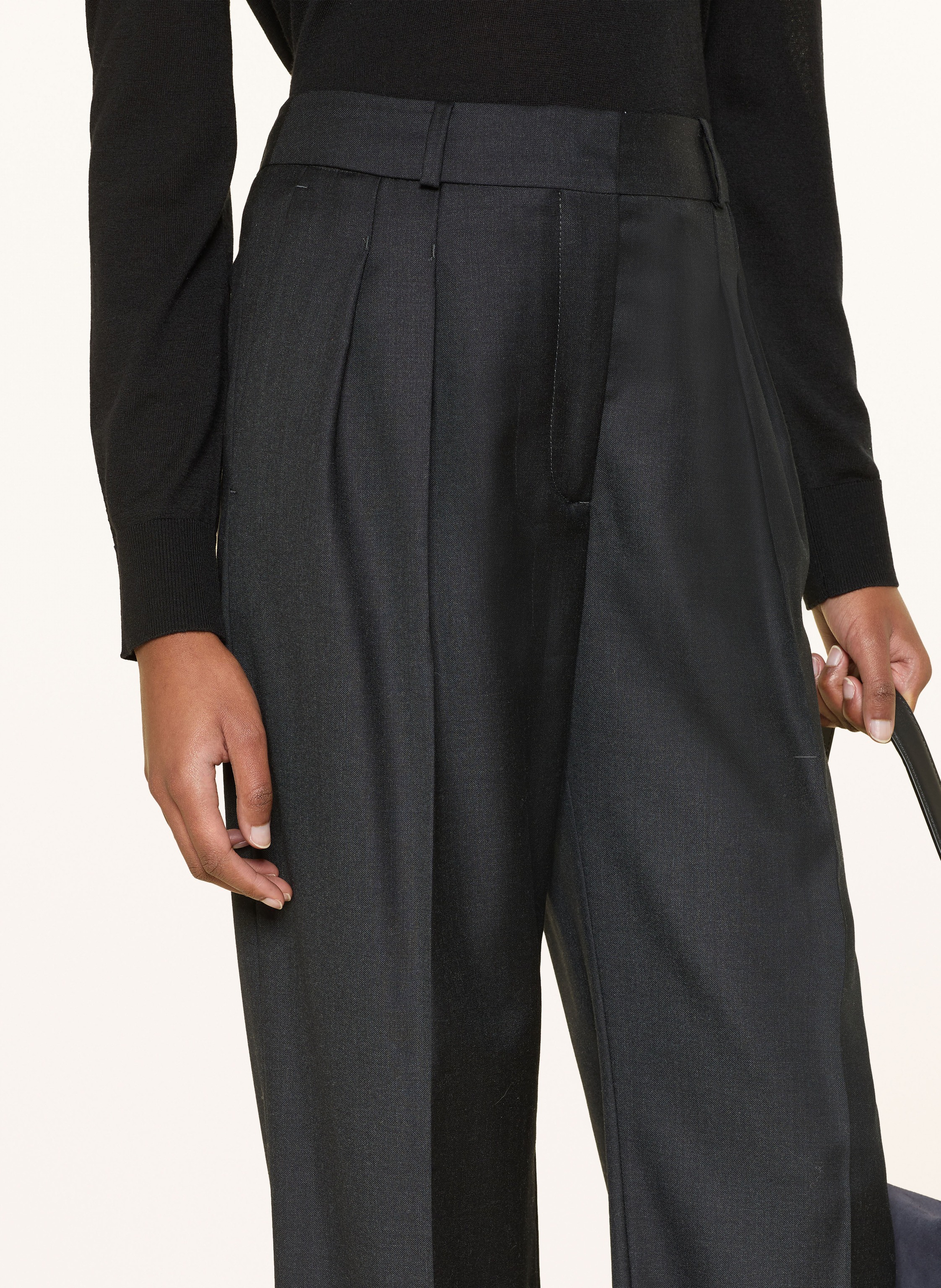 Thumbnail - Loulou De Saison Marlenehose Sbiru schwarz