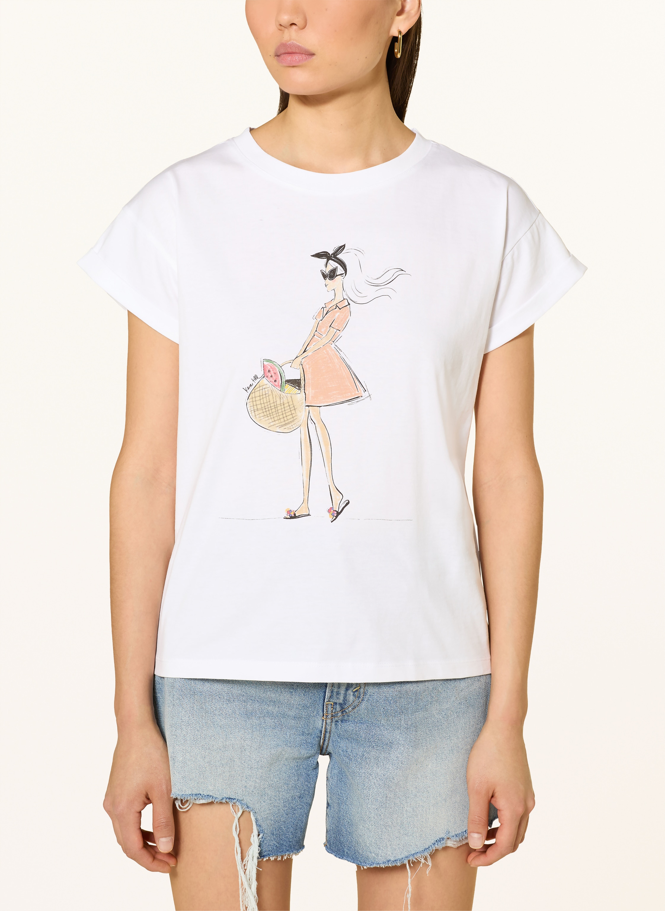 Thumbnail - Kera Till T-Shirt Frau Im Kleid weiss