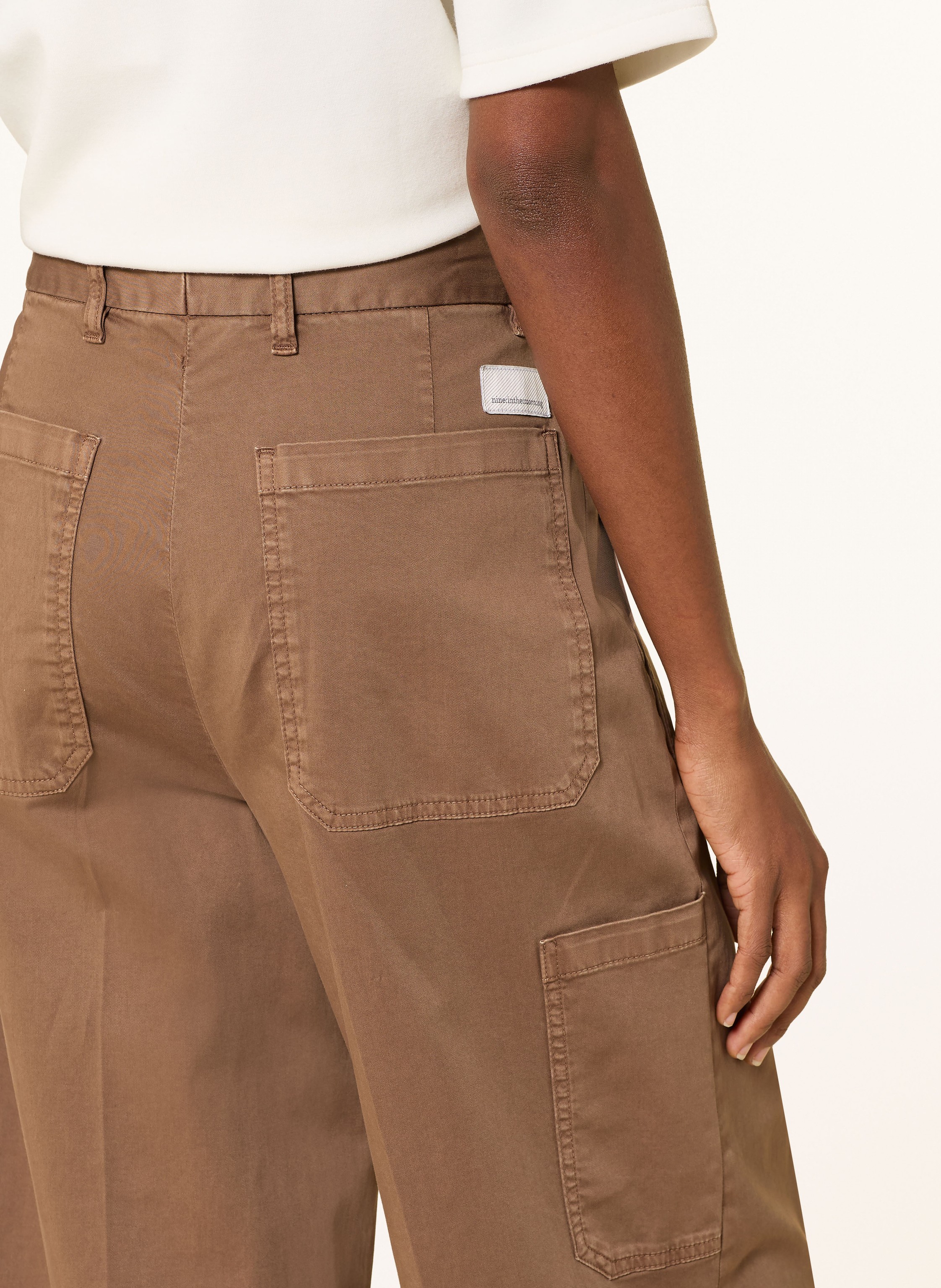 Thumbnail - Nine:Inthe:Morning 7/8-Hose Onstage Carpenter braun