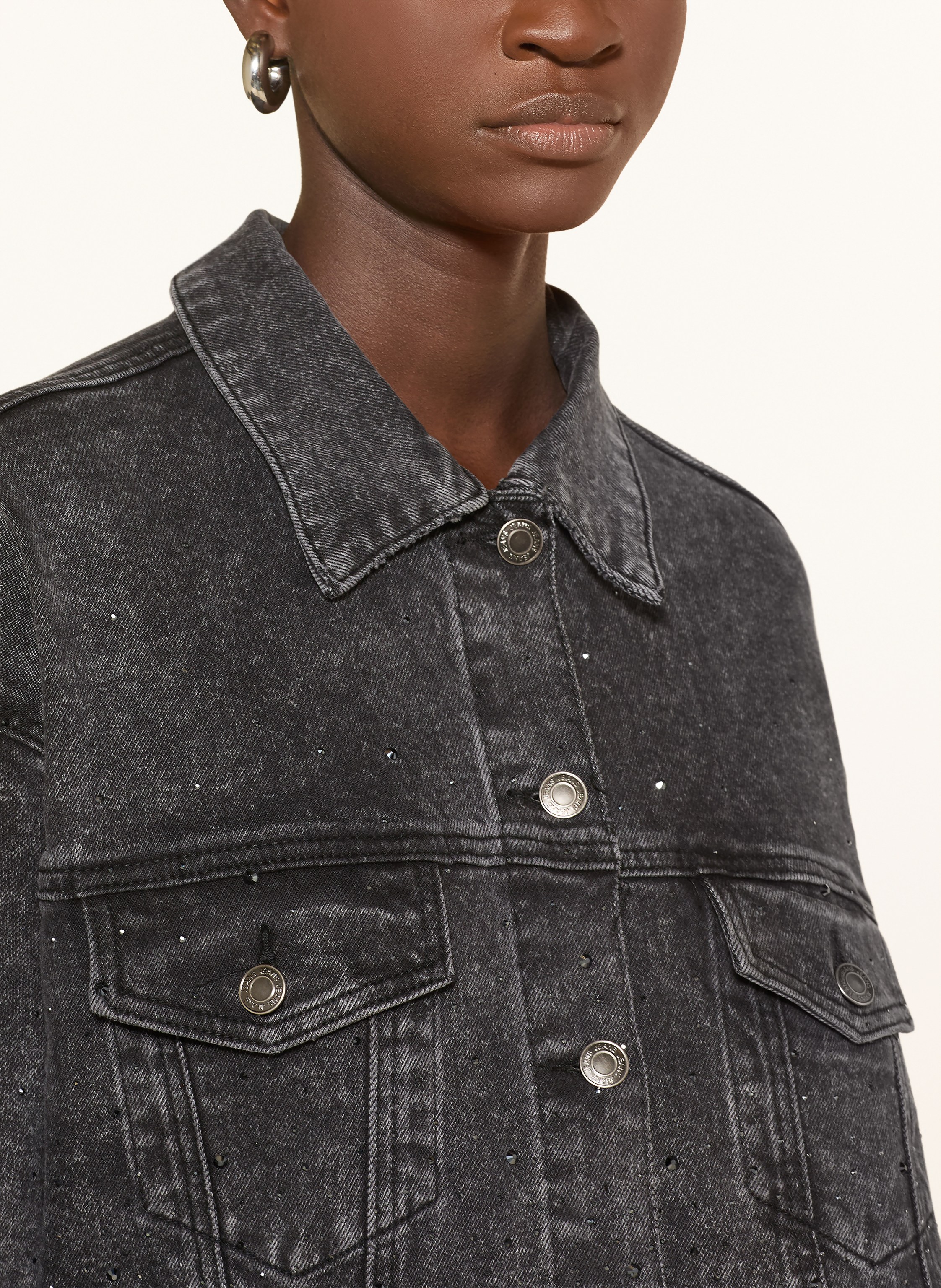 Thumbnail - Miss Goodlife Jeansjacke Mit Schmucksteinen grau