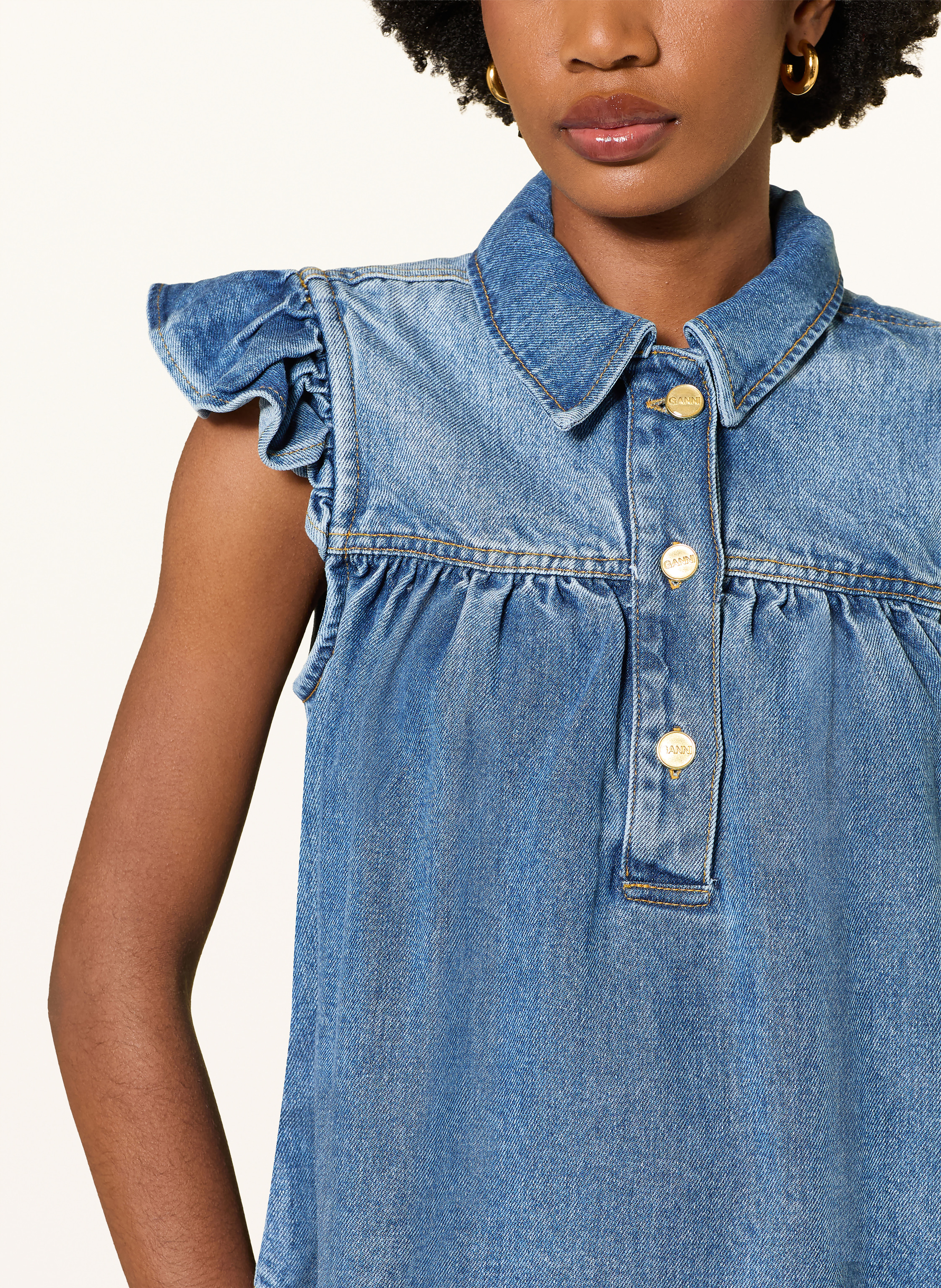 Thumbnail - Ganni Jeanstop Mit Rüschen blau