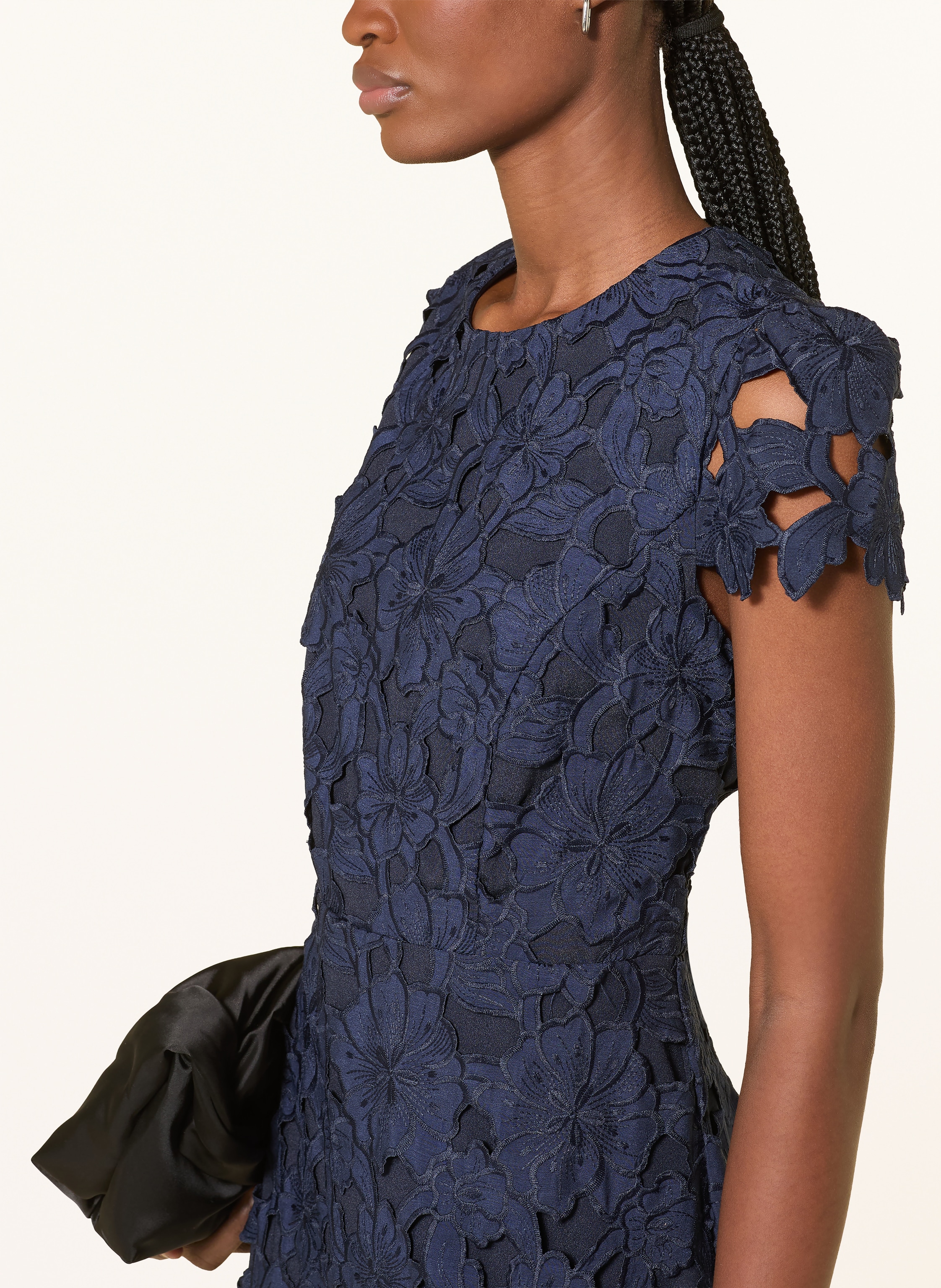 Thumbnail - Phase Eight Spitzenkleid Leilani blau