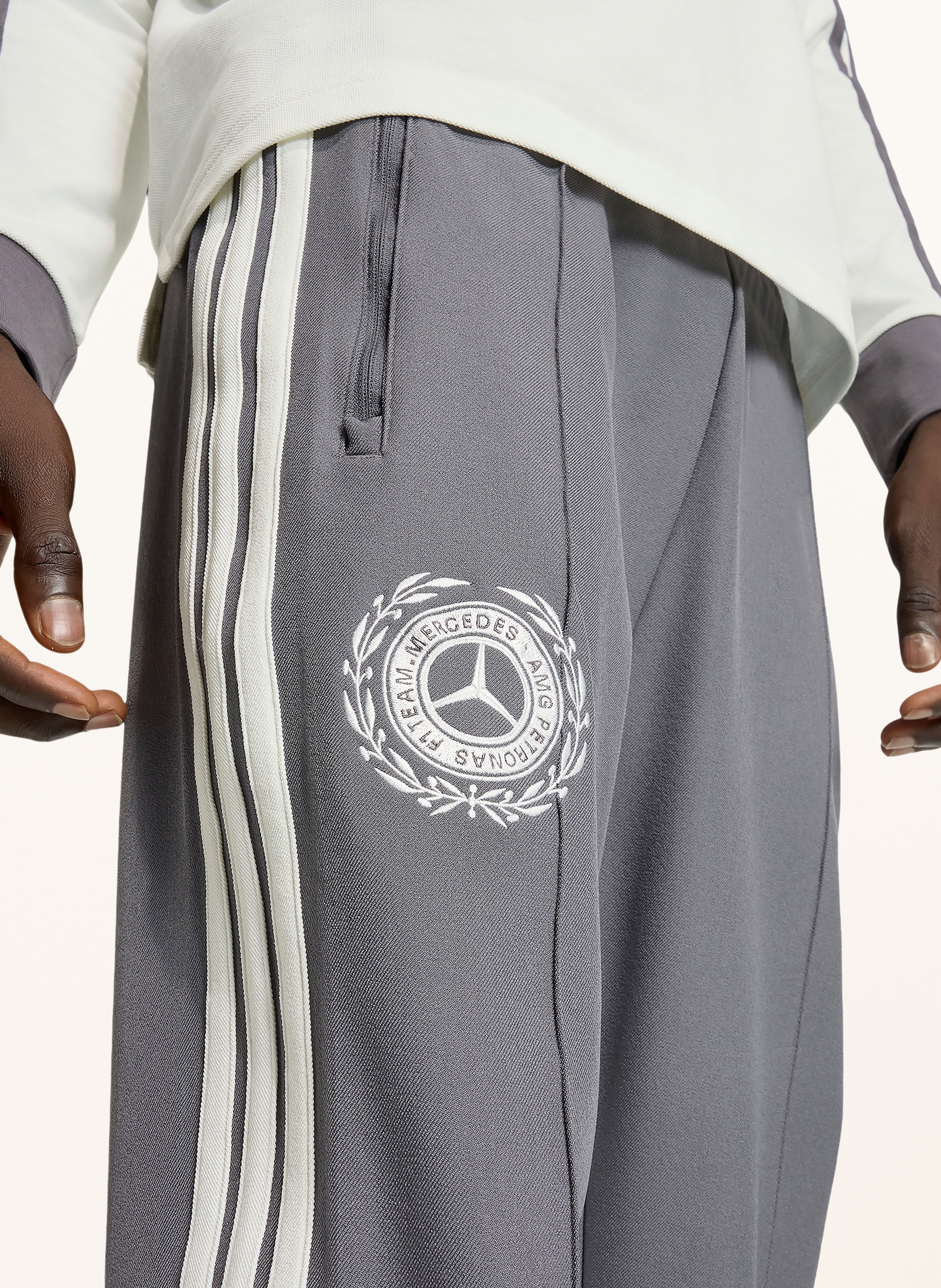 Thumbnail - Adidas Track Pants Mercedes - Amg Petronas Formula 1 Team Silver Arrows Icon grau