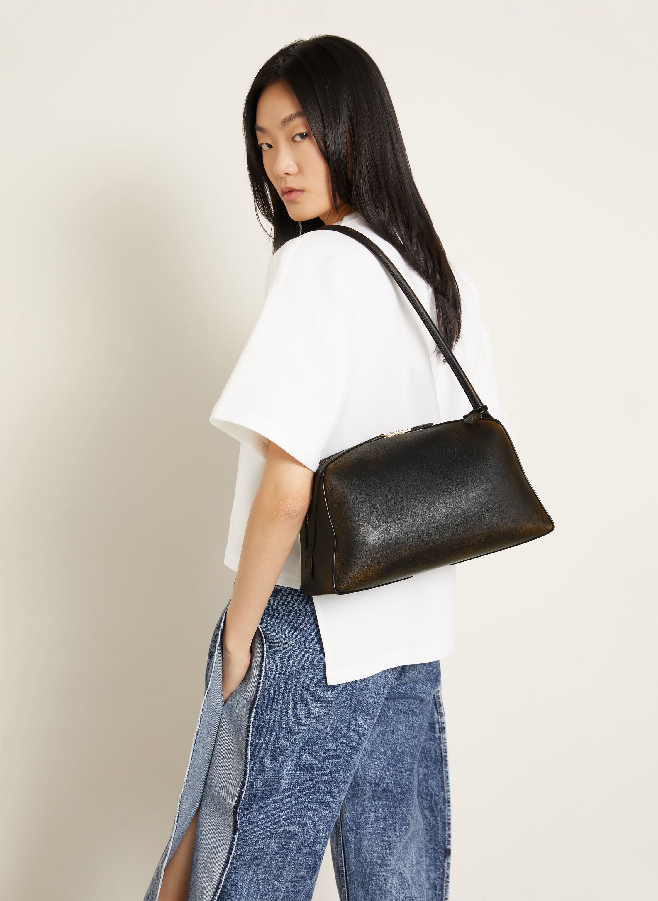 Thumbnail - Alaïa Schultertasche Le Bouledogue Medium braun