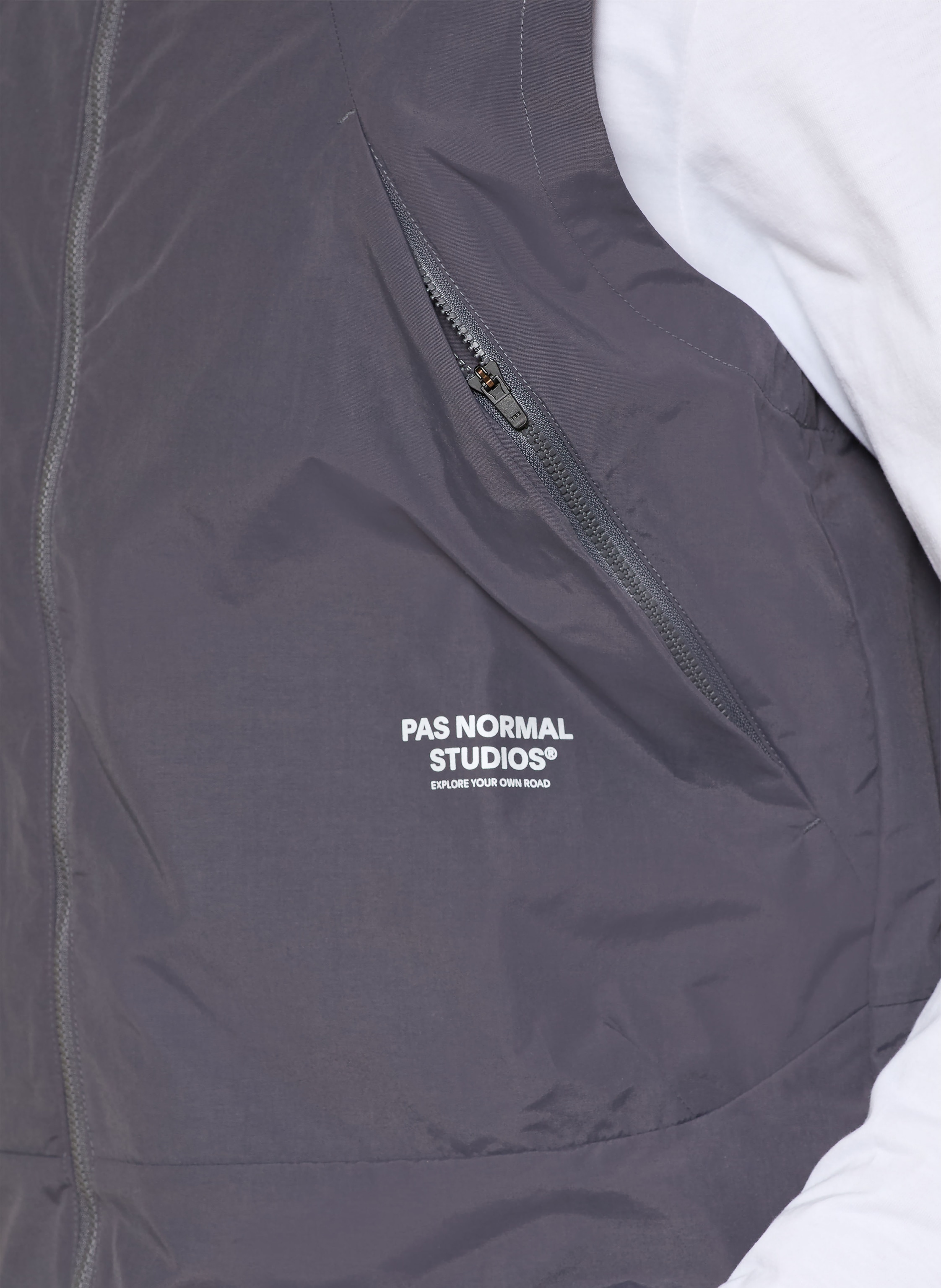 Thumbnail - Pas Normal Studios Weste Off-Race grau